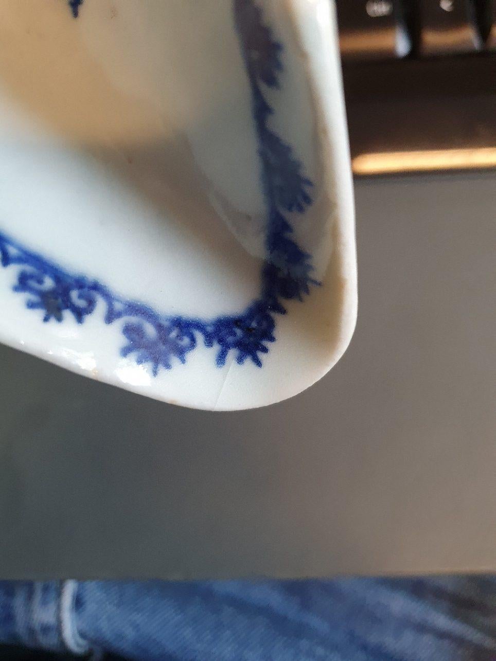 Antique 18C Chinese Porcelain Blue and White Qianlong Leaf Sauceboat Bowl China For Sale 3