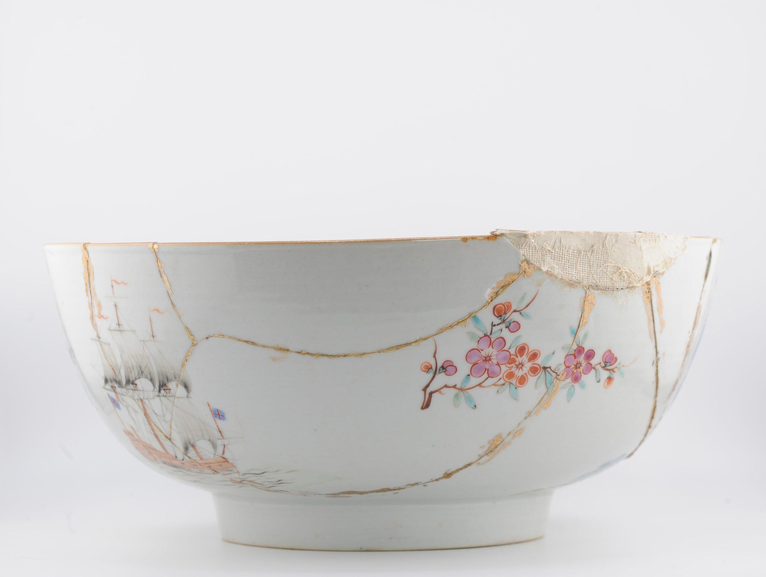 Antike chinesische Porzellanschale aus dem 18. Jahrhundert 1757-1760 A SAILOR'S FAREWELL AND HOMECOMING im Angebot 3