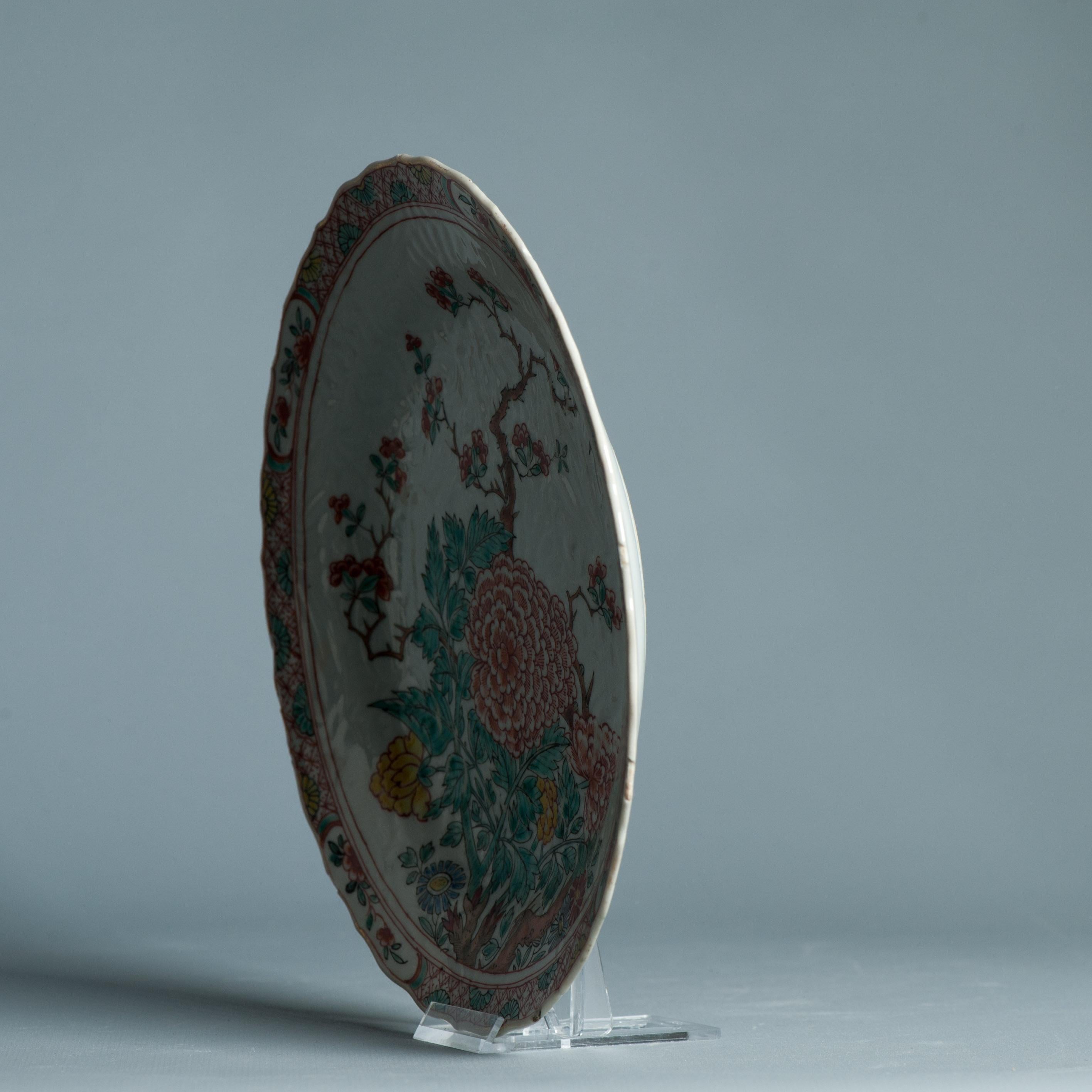 Plat en porcelaine chinoise antique 18C Amsterdam Bont Anhua Fleurs Qing en vente 8