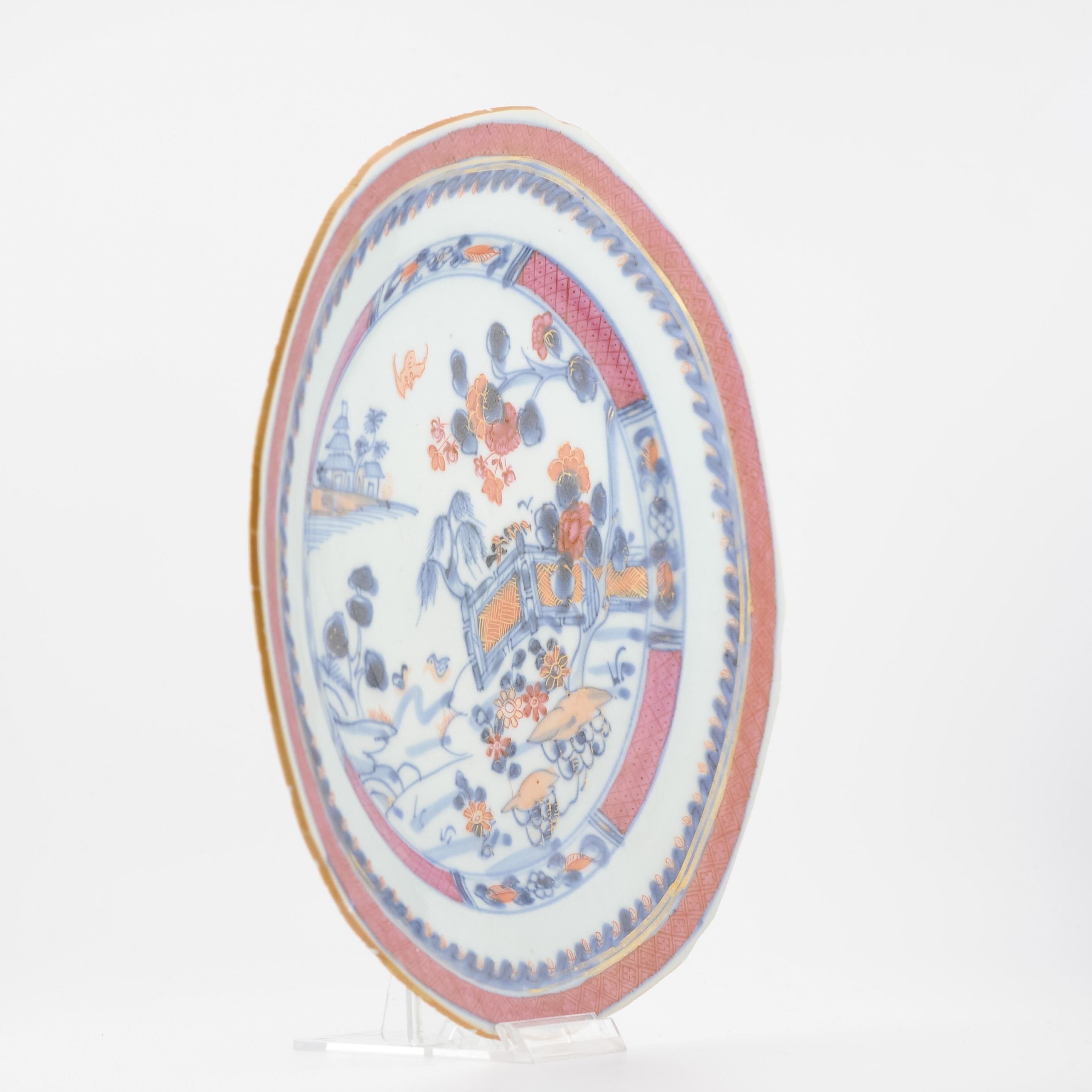 Antique 18C Chinese Porcelain Dish China Figural Landscape Puce Rose Qianlong In Excellent Condition For Sale In Amsterdam, Noord Holland
