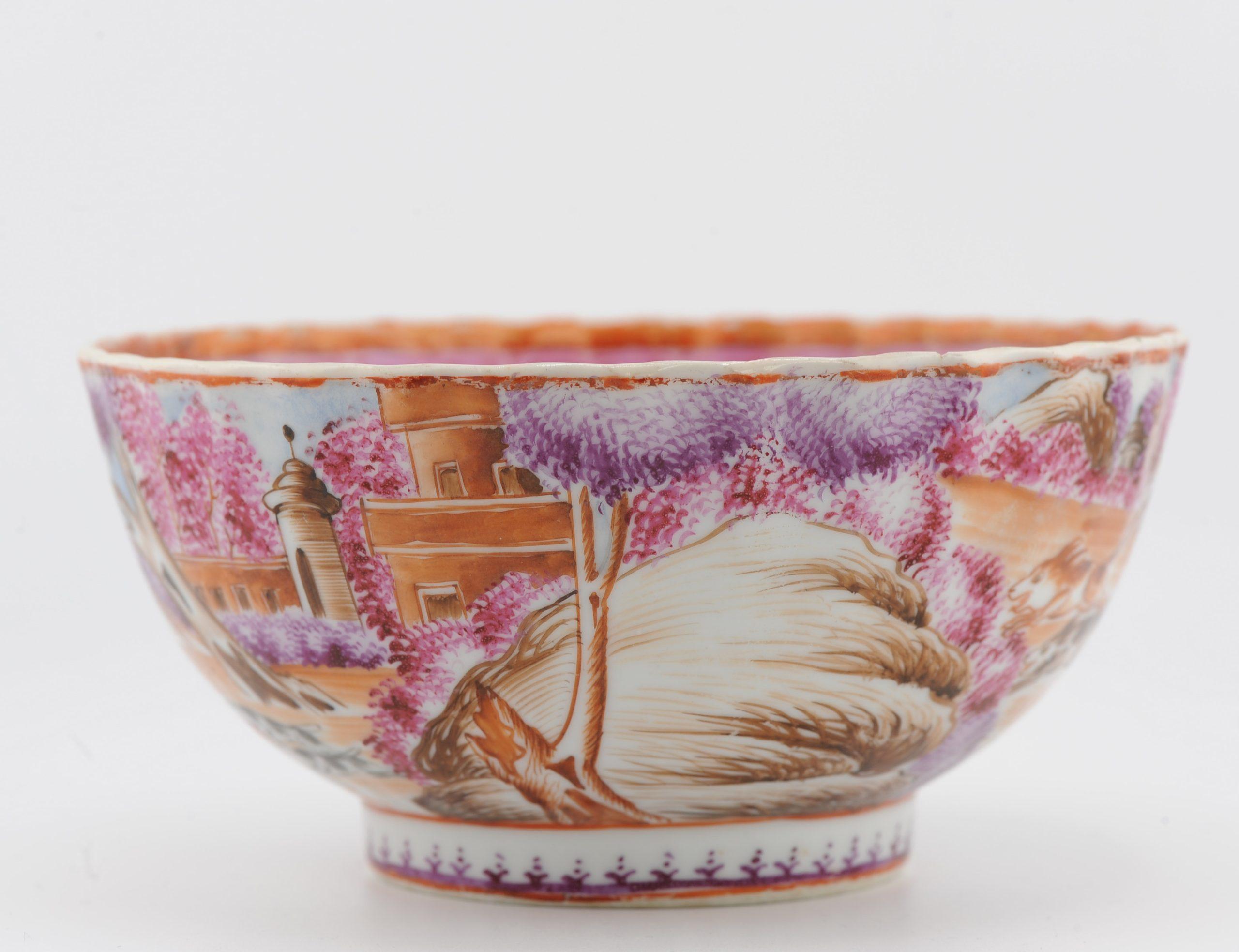 Antiguo Cuenco de Caza de Porcelana China de 18C Famille Rose Qianlong Fencai Chino en venta
