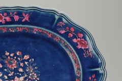 18th Century Large Serving Dish Qing Chinese Porcelain Blue Ground with Pink