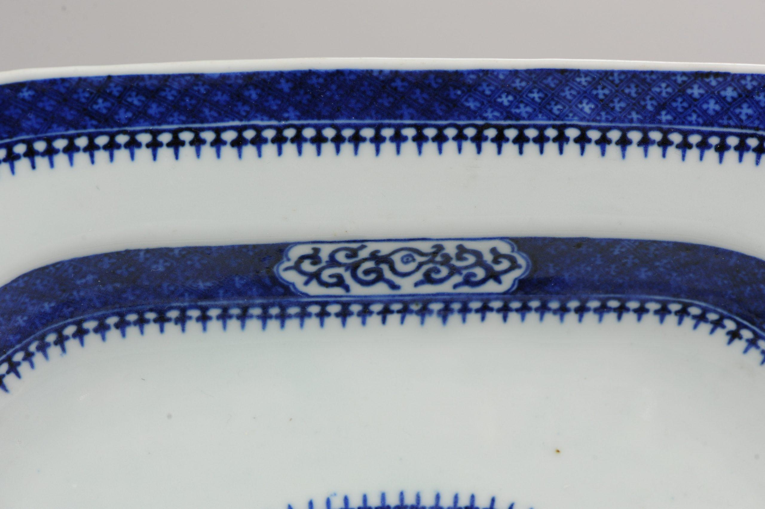 Grande assiette de service ancienne du 18ème siècle en porcelaine chinoise bleue et verte Jiaqing Qing en vente 7