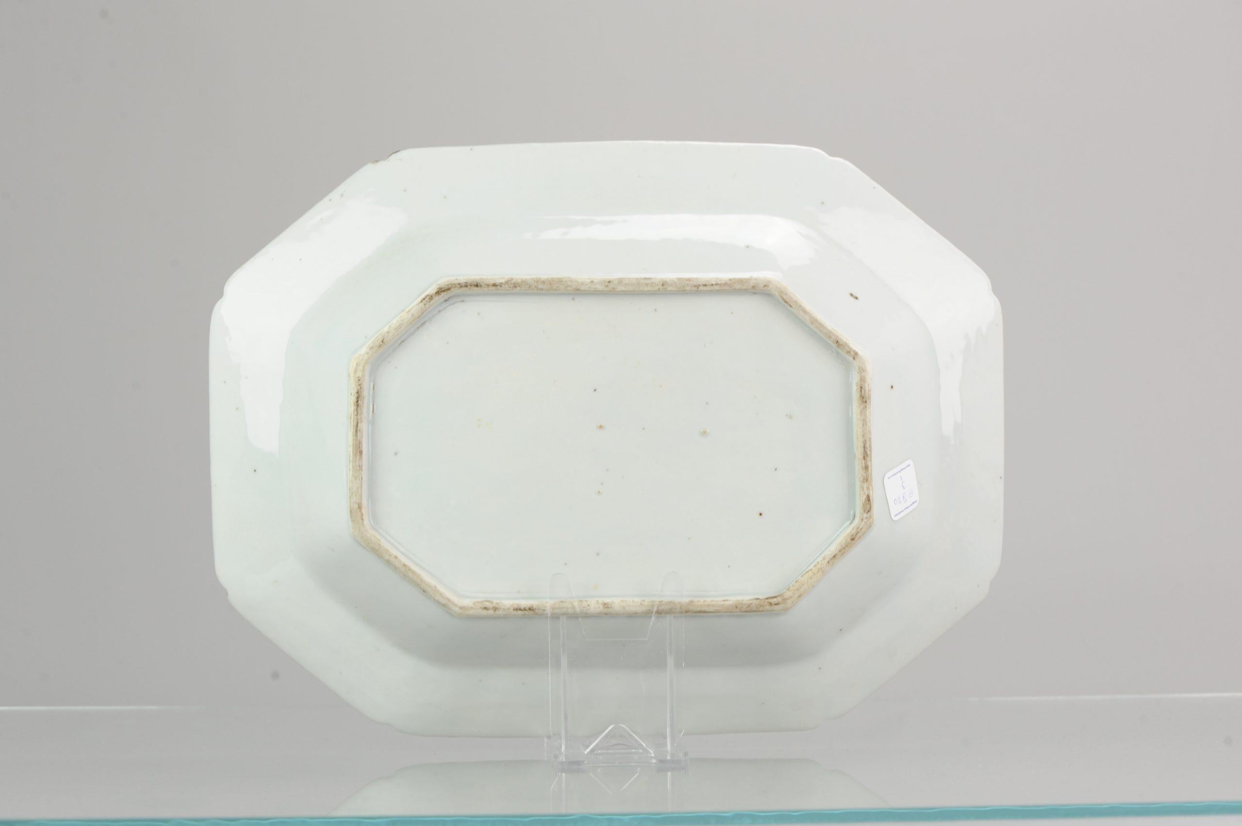 Grande assiette de service ancienne du 18ème siècle en porcelaine chinoise bleue et verte Jiaqing Qing en vente 2
