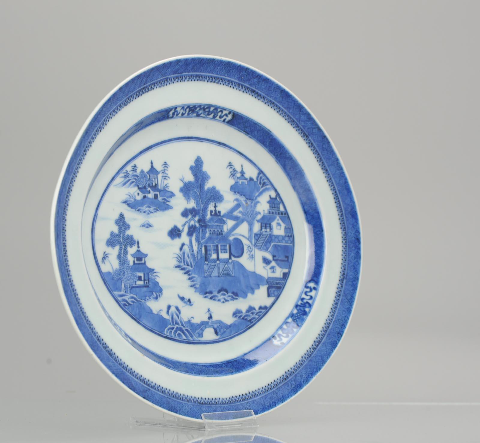 Antique Large Serving Plate Jiaqing Qing Chinese Porcelain Blue and White For Sale 5
