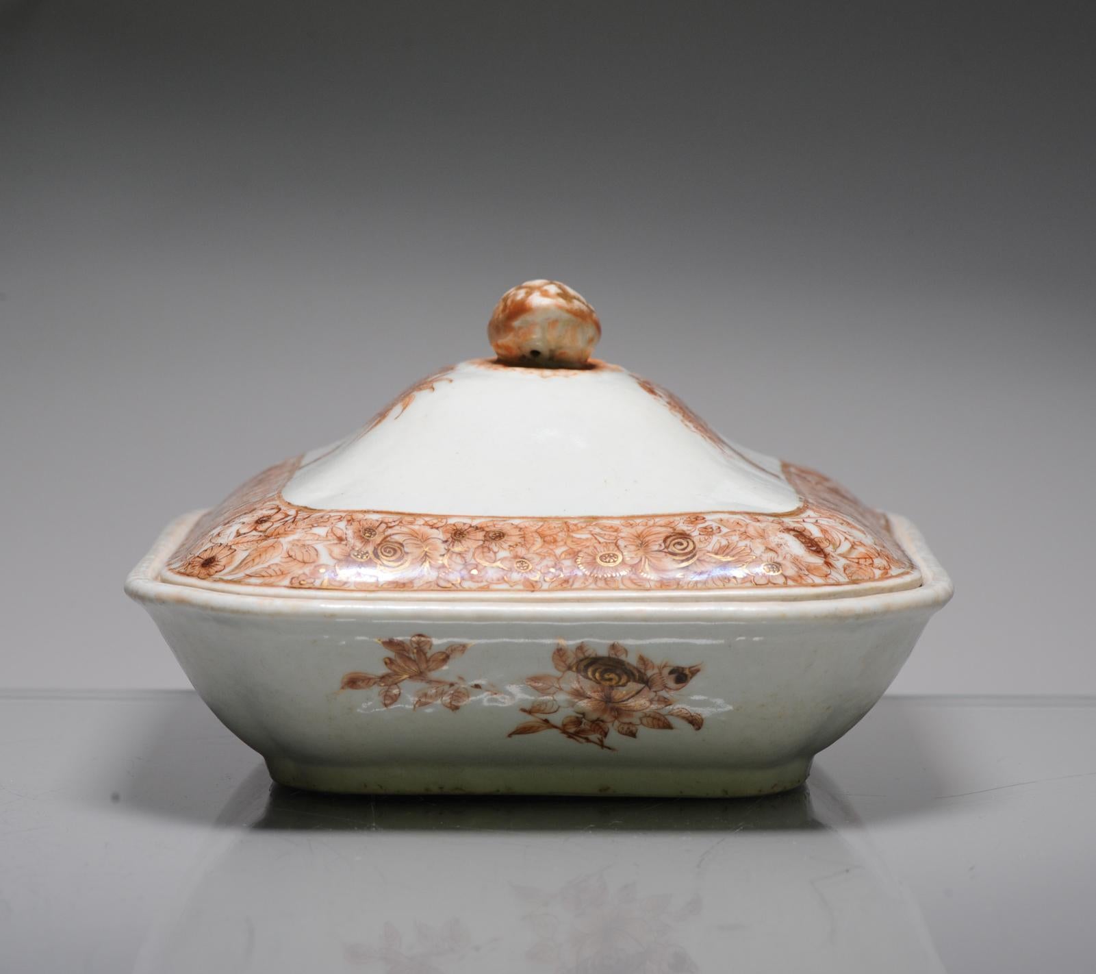 XVIIIe siècle et antérieur Grande soupière ancienne de 18C en porcelaine chinoise Qing Chine de Commande Sepia en vente