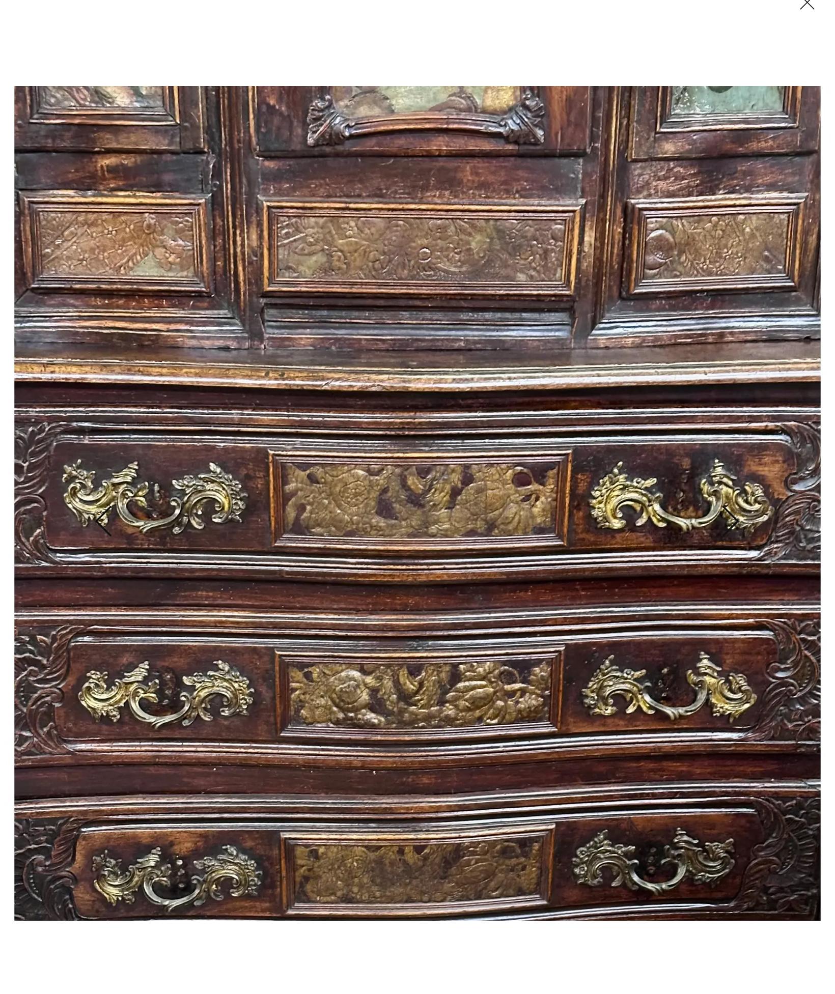 Vaisselier ancien 18c Louis XV en noyer sculpté avec horloge intégrée en vente 2