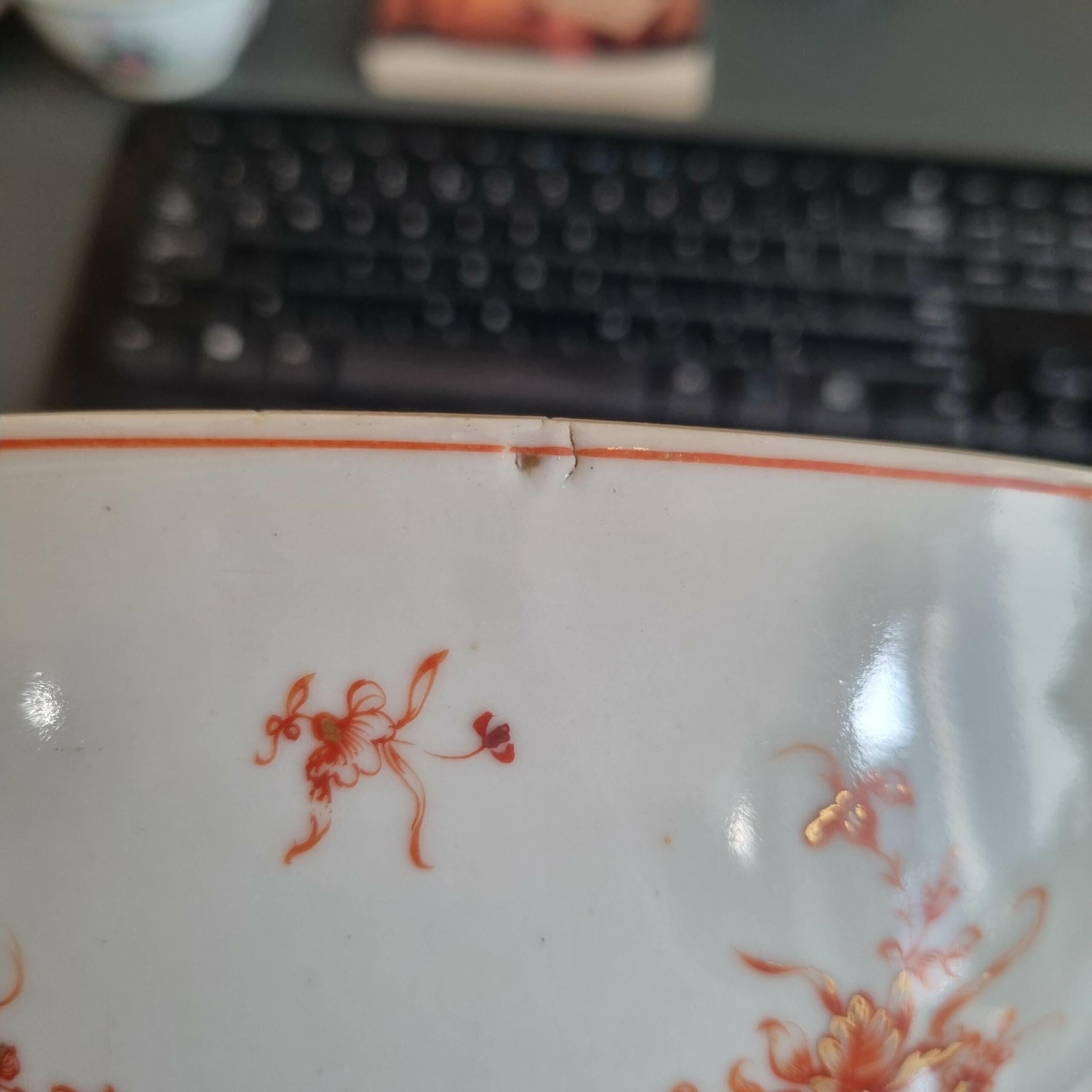 Antike Qianlong Newcastle Wappenschale aus chinesischem Porzellan Rouge de Fer, 18C im Angebot 5