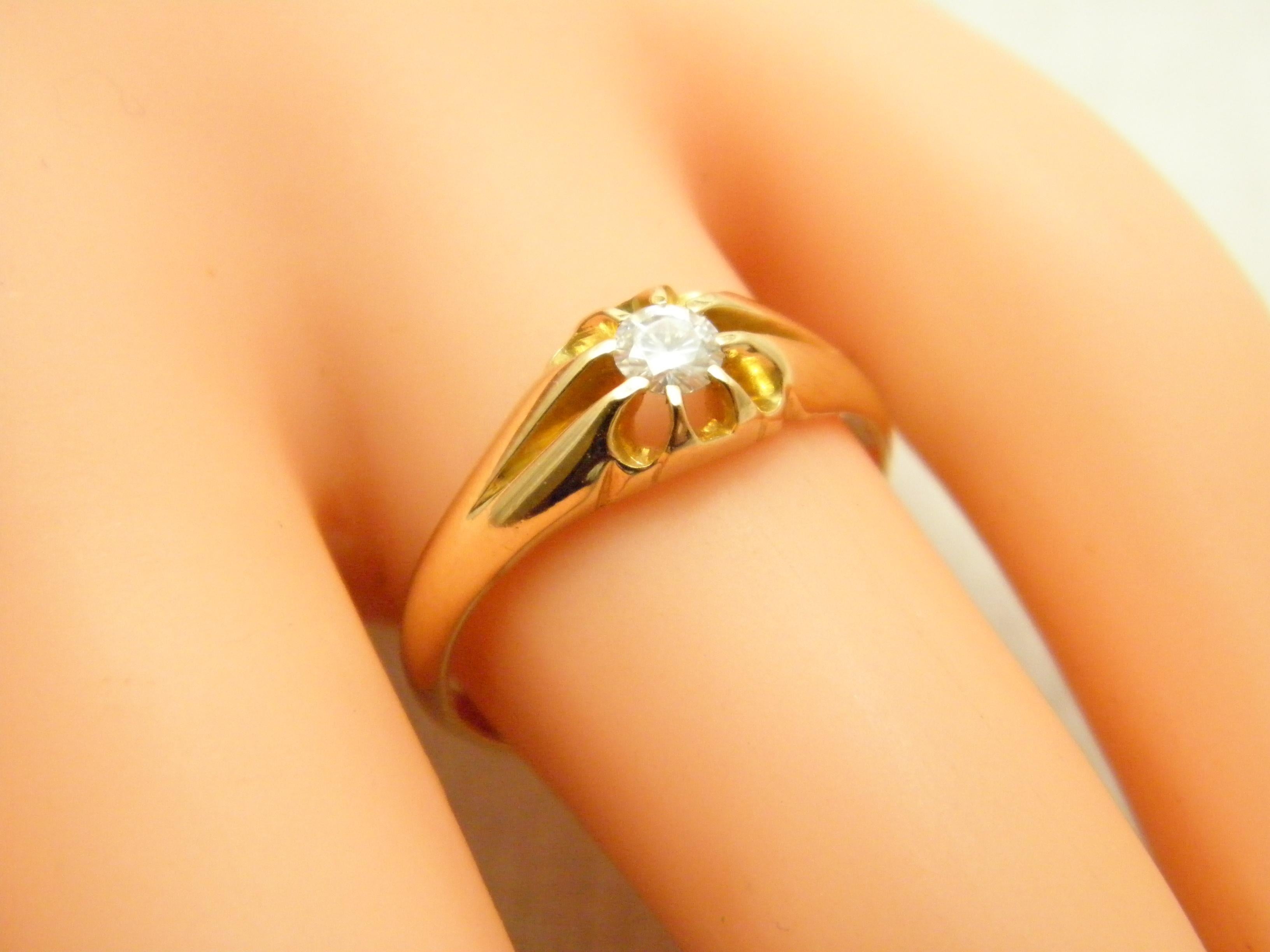Antique 18ct Gold 0.33Cttw Diamond Solitaire Gypsy Ring Size N 6.75 750 Purity For Sale 1
