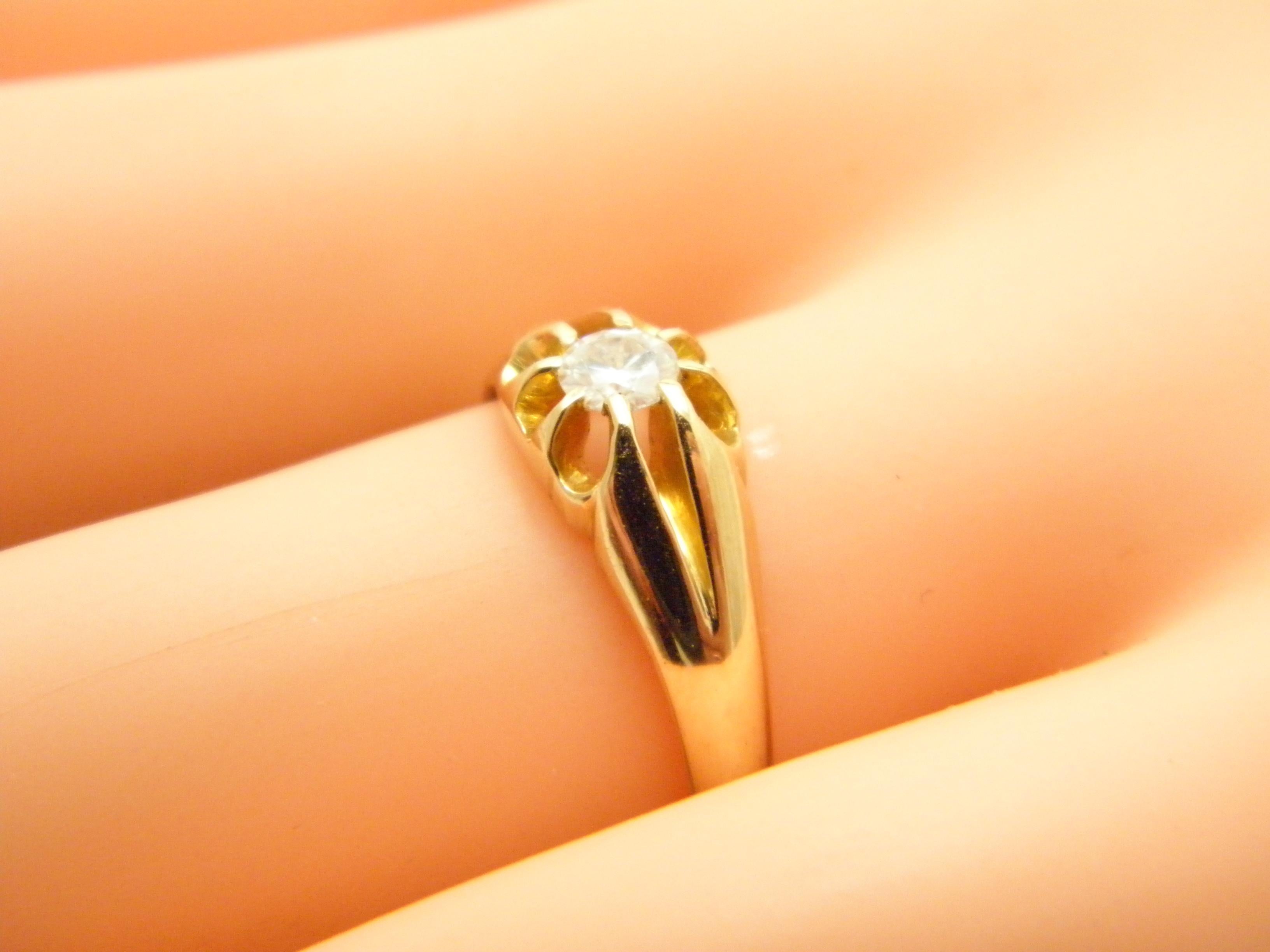 Antique 18ct Gold 0.33Cttw Diamond Solitaire Gypsy Ring Size N 6.75 750 Purity For Sale 2
