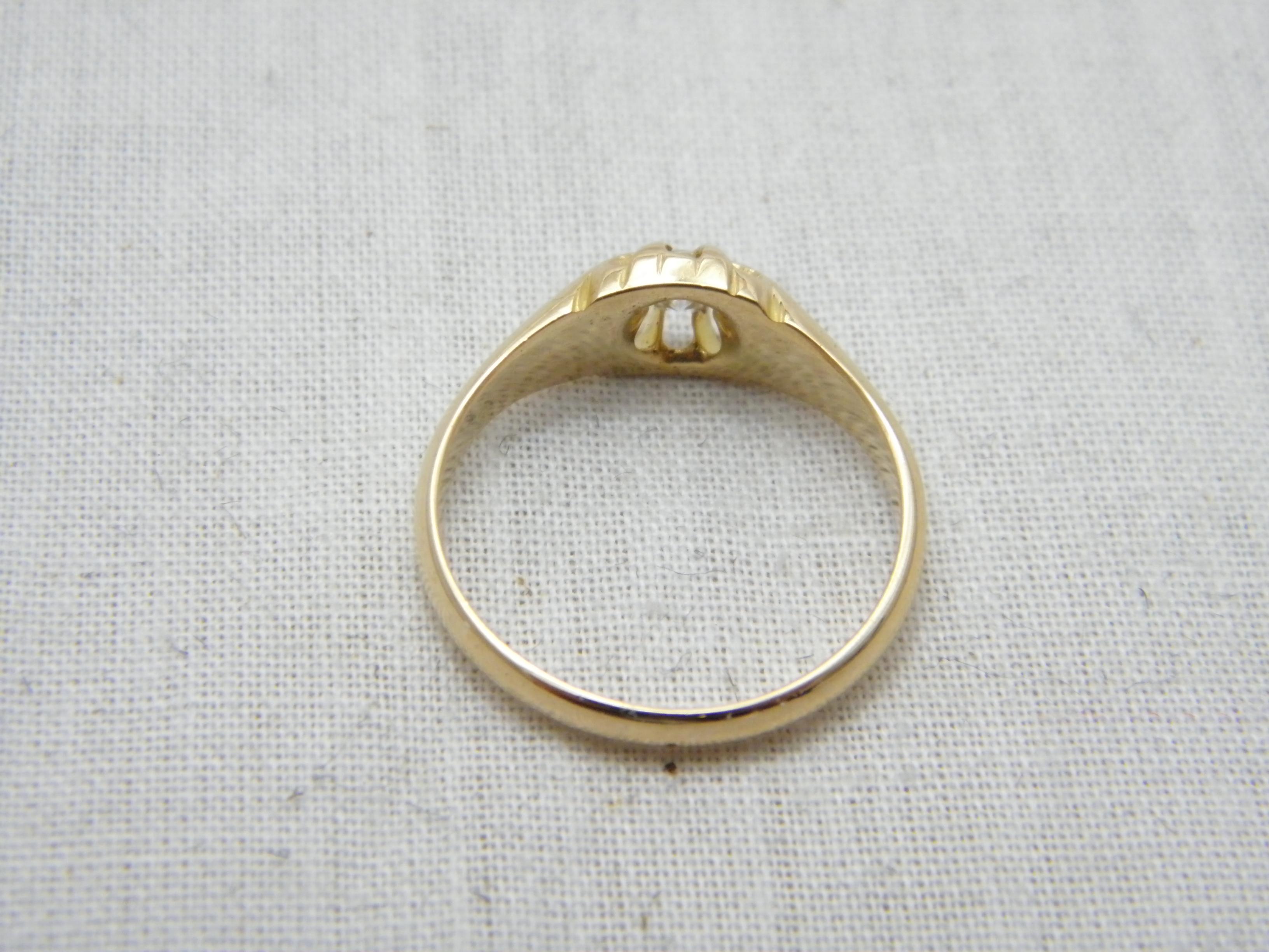 Victorian Antique 18ct Gold 0.33Cttw Diamond Solitaire Gypsy Ring Size N 6.75 750 Purity For Sale