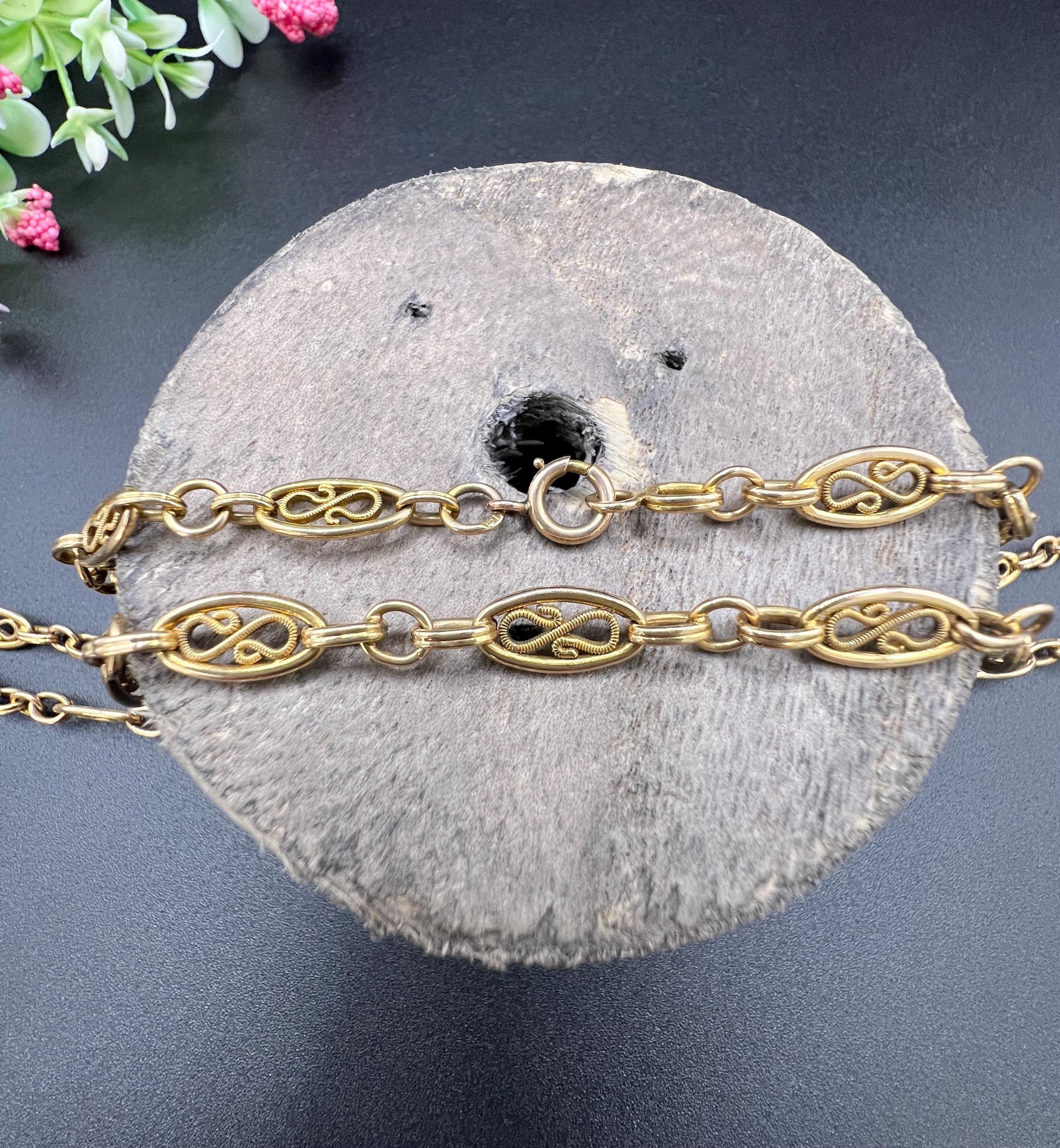 Women's or Men's Antique 18ct Gold, 1920s 22 1/4 Inch Fancy Filigree Oval Link Chain Necklace For Sale
