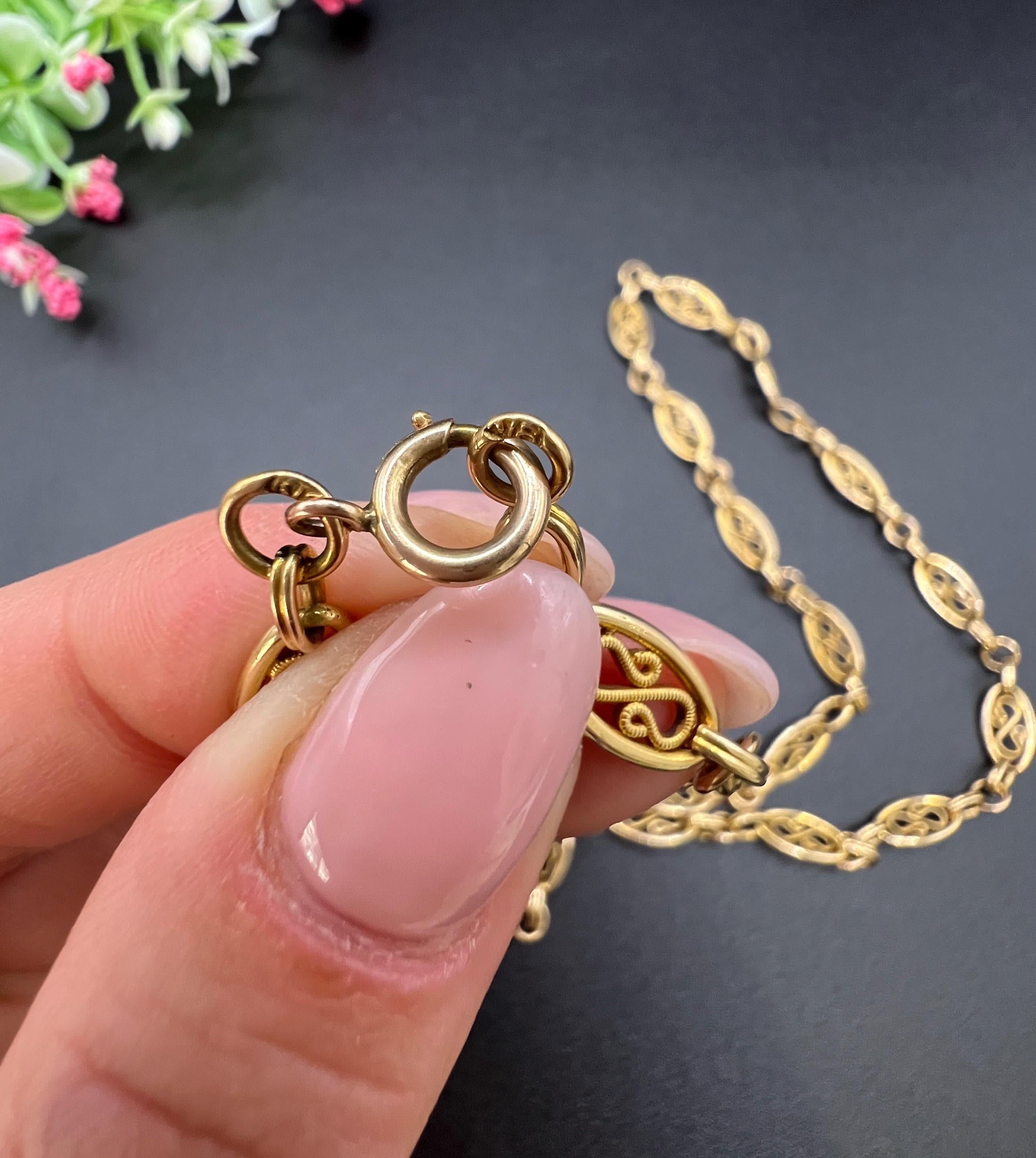 Antique 18ct Gold, 1920s 22 1/4 Inch Fancy Filigree Oval Link Chain Necklace For Sale 3