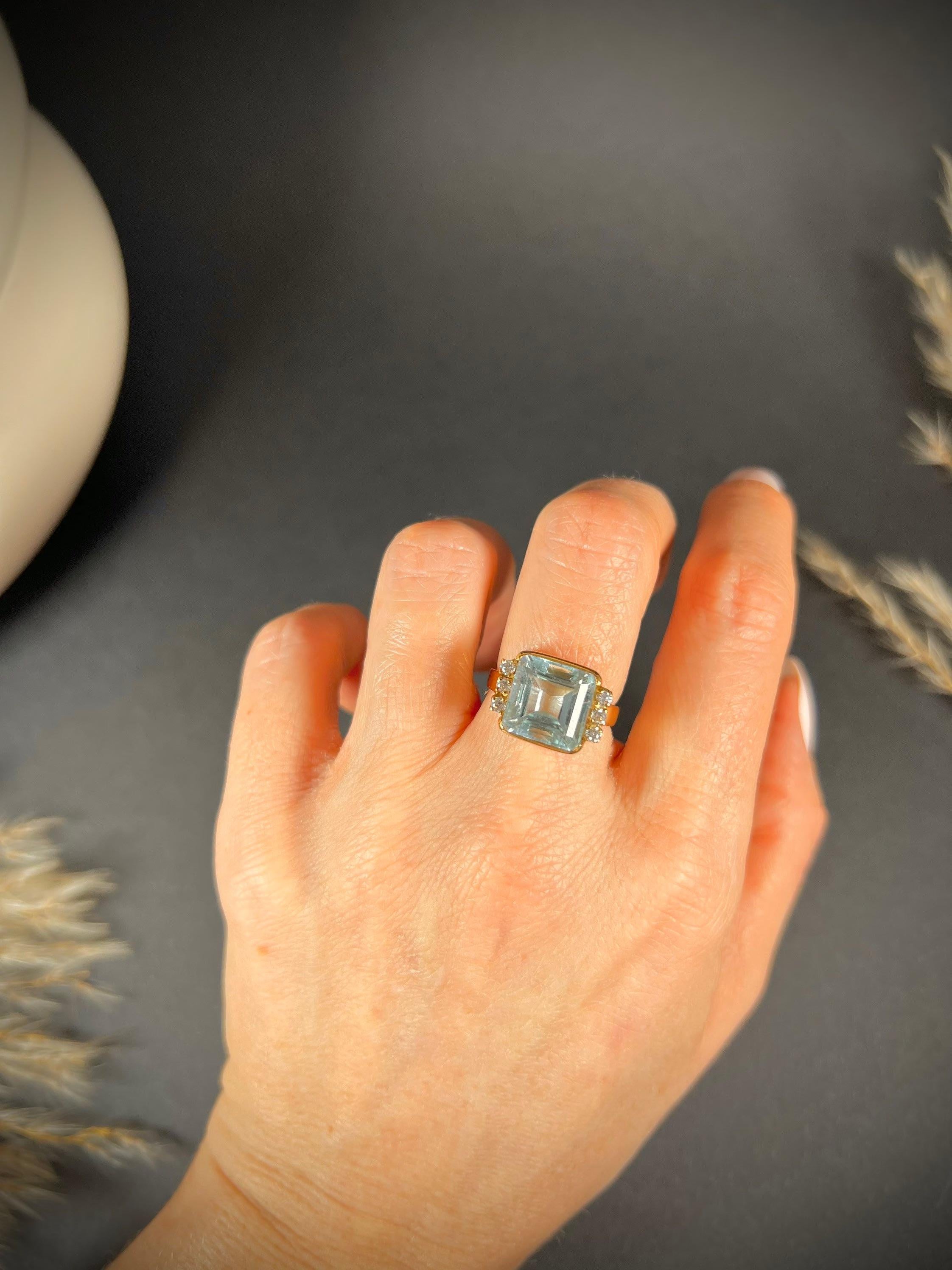 Antique 18ct Gold 1920s Art Deco Aquamarine & Diamond Cocktail Ring For Sale 5