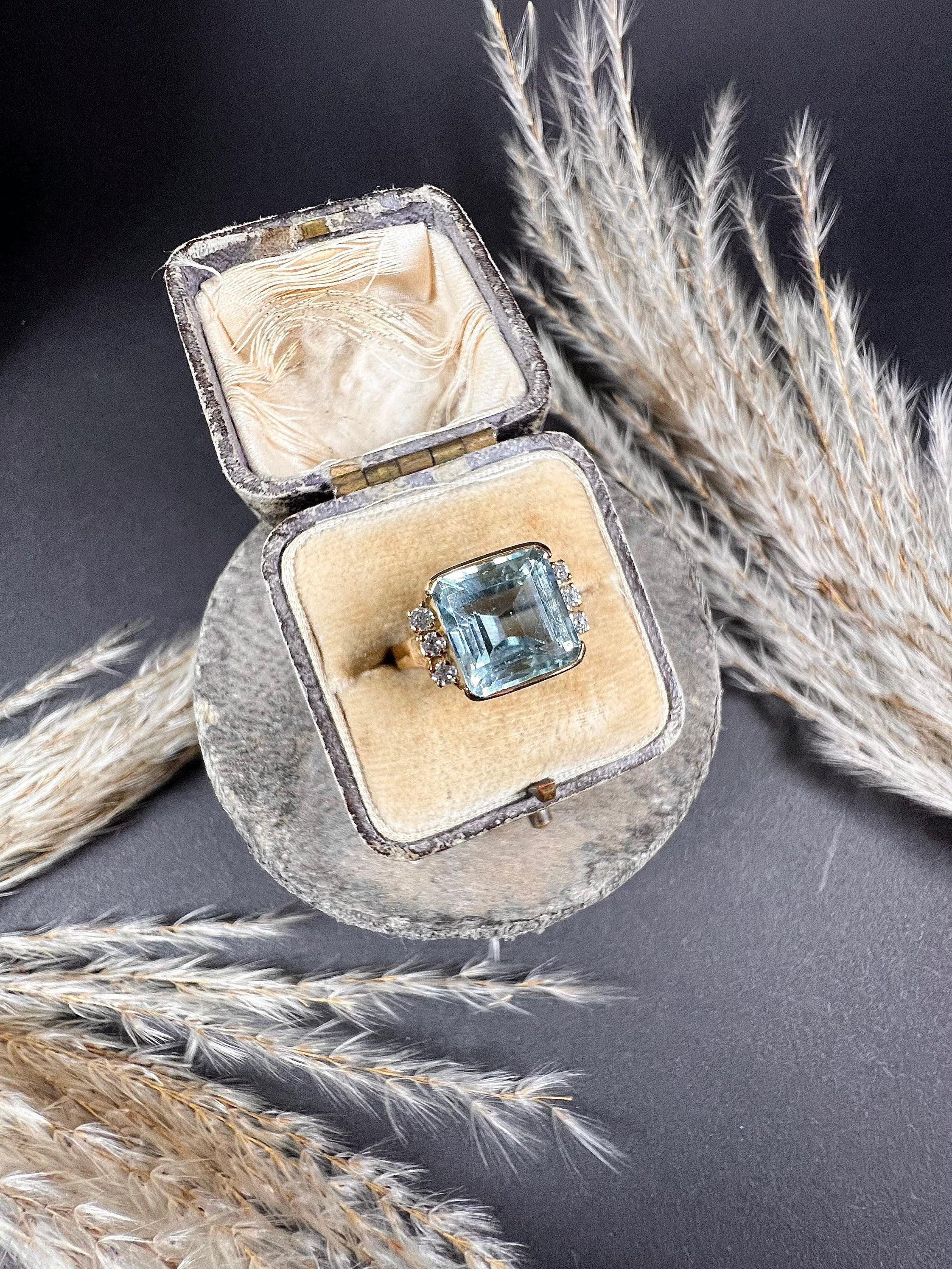 Antique 18ct Gold 1920s Art Deco Aquamarine & Diamond Cocktail Ring For Sale 6