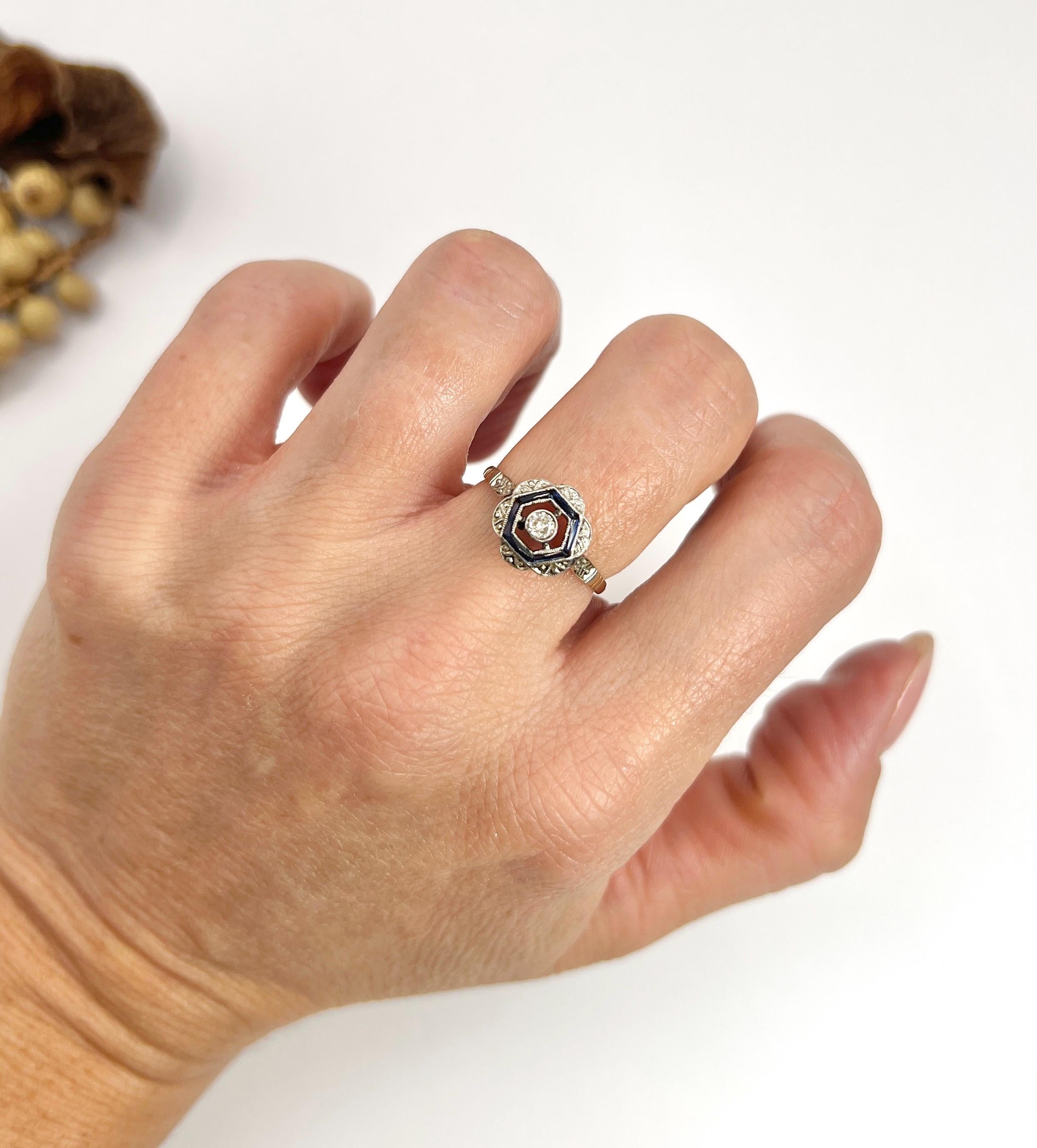 Women's or Men's Antique 18ct Gold, 1920s Art Deco, Hexagonal Sapphire and Diamond Target Ring For Sale