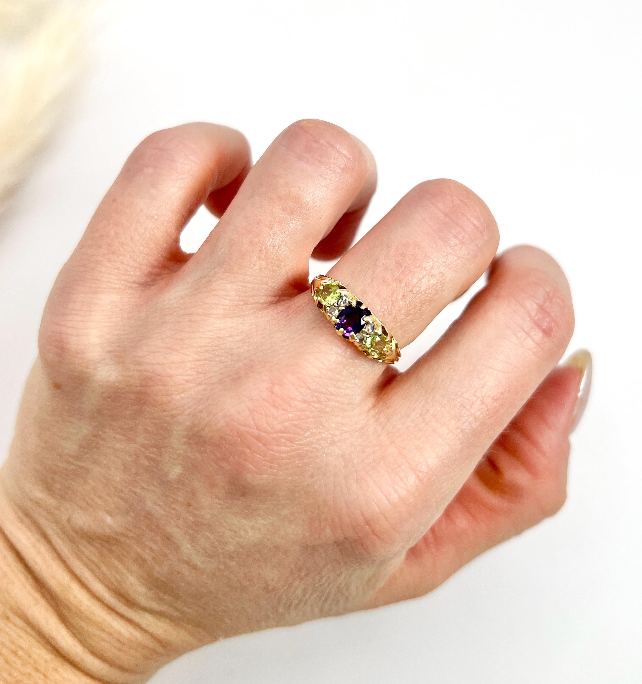 Anillo Sufragista Antiguo de Oro de 18 ct, Amatista, Diamante y Peridoto en Bueno Estado en Brighton, GB