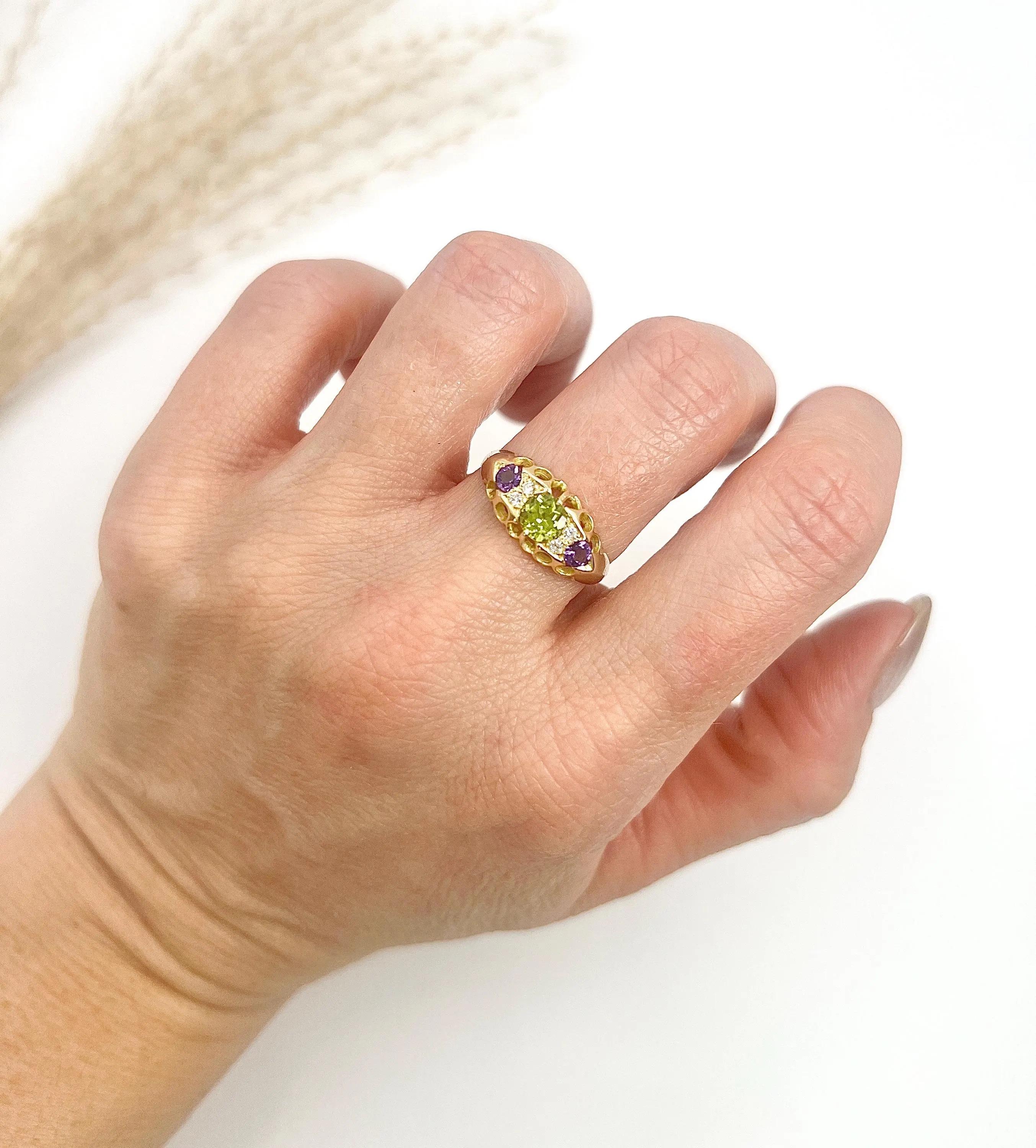 Women's or Men's Antique 18ct Gold Amethyst Diamond and Peridot Suffragette Ring Hallmarked 1919 For Sale