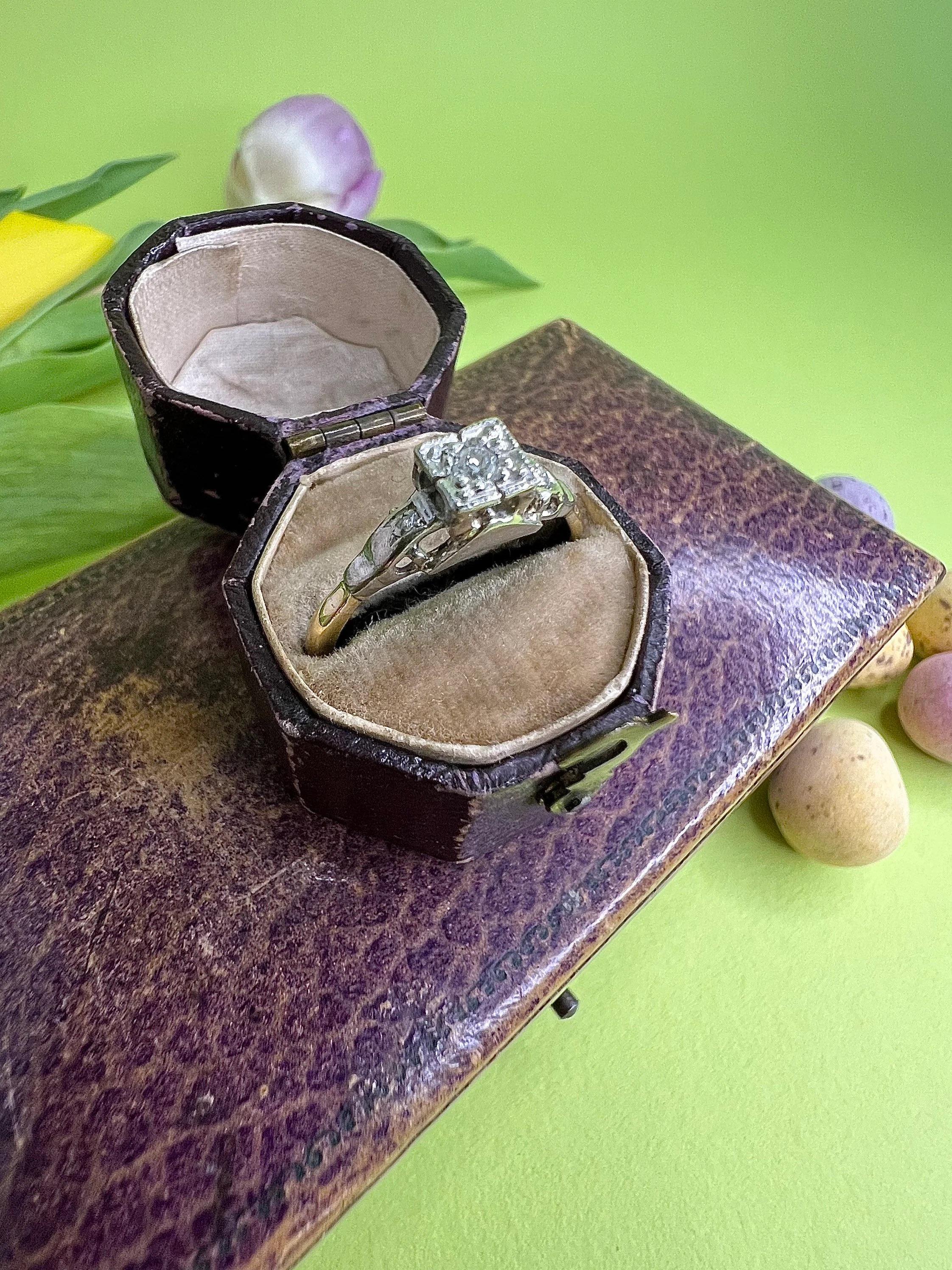 Antiker quadratischer Deko-Verlobungsring aus 18 Karat Gold und Diamanten im Angebot 4