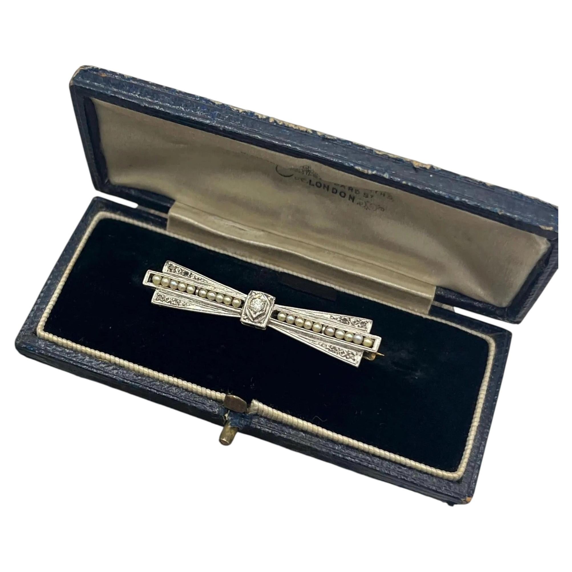Antique 18ct Gold and Platinum Edwardian Diamond and Pearl Brooch