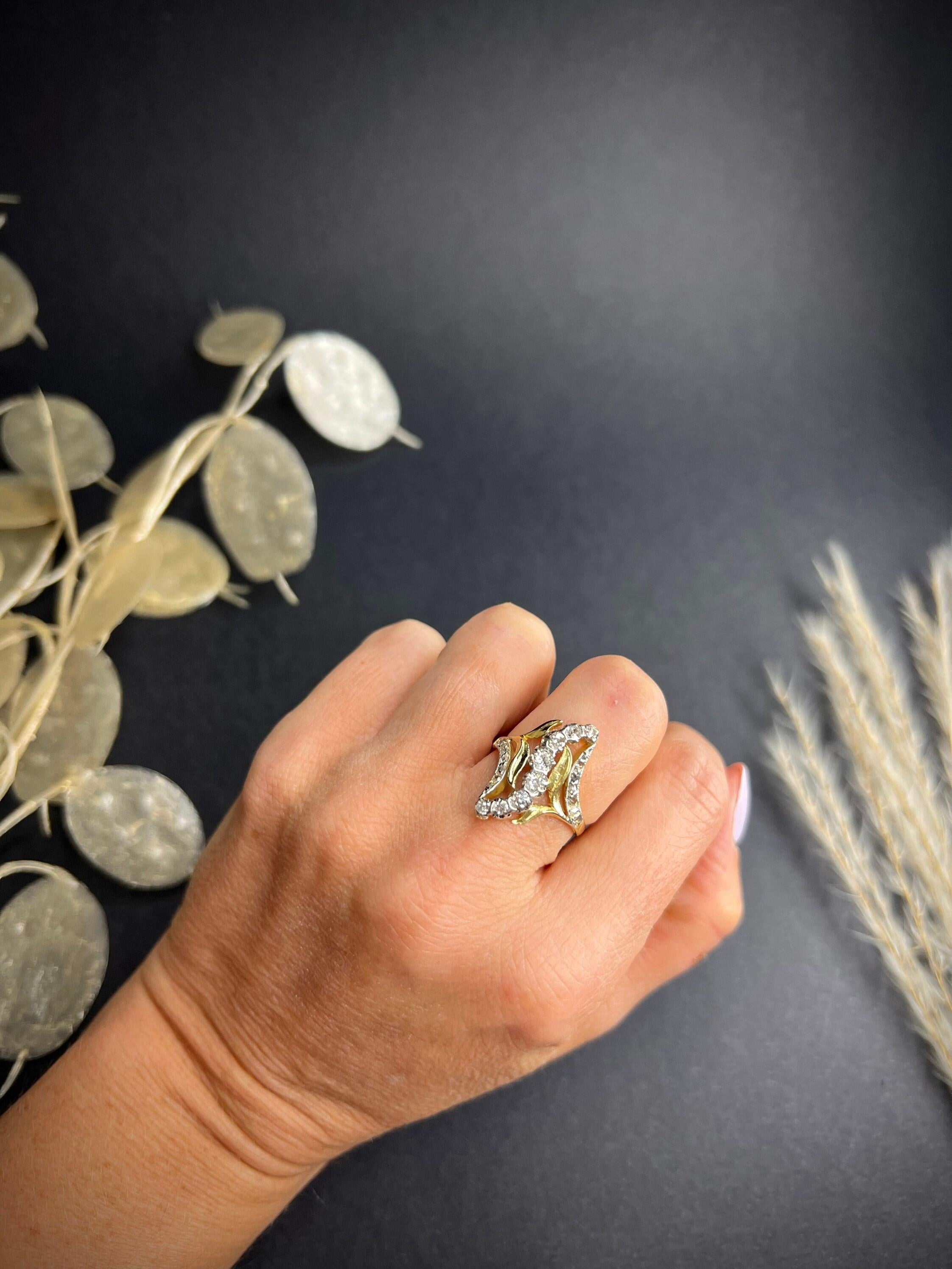 Antique 18ct Gold Art Nouveau Diamond Ring In Good Condition For Sale In Brighton, GB