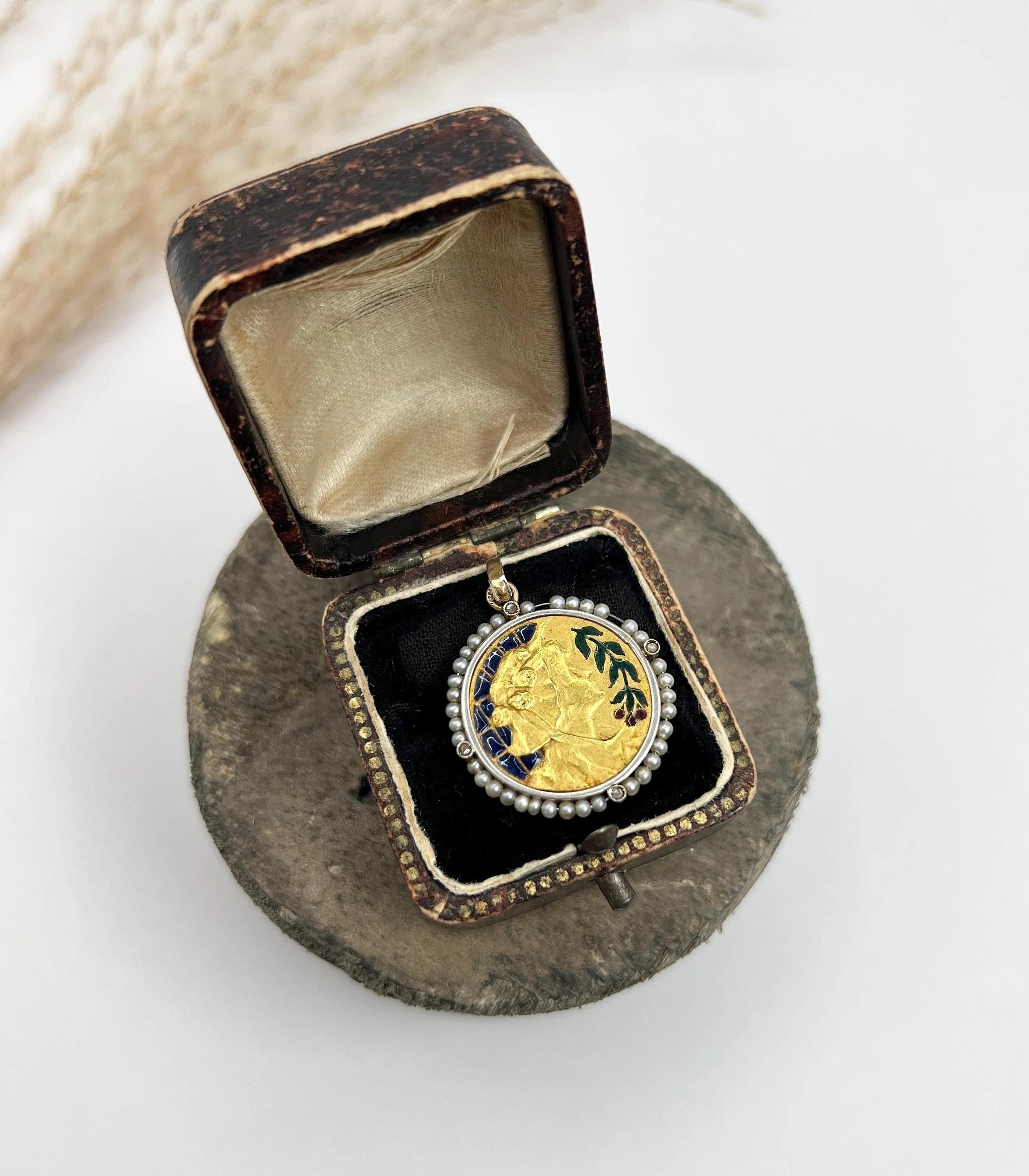 Antique 18ct Gold, Art Nouveau Plique a Jour & Seed Pearl, Lady Portrait Pendent For Sale 4
