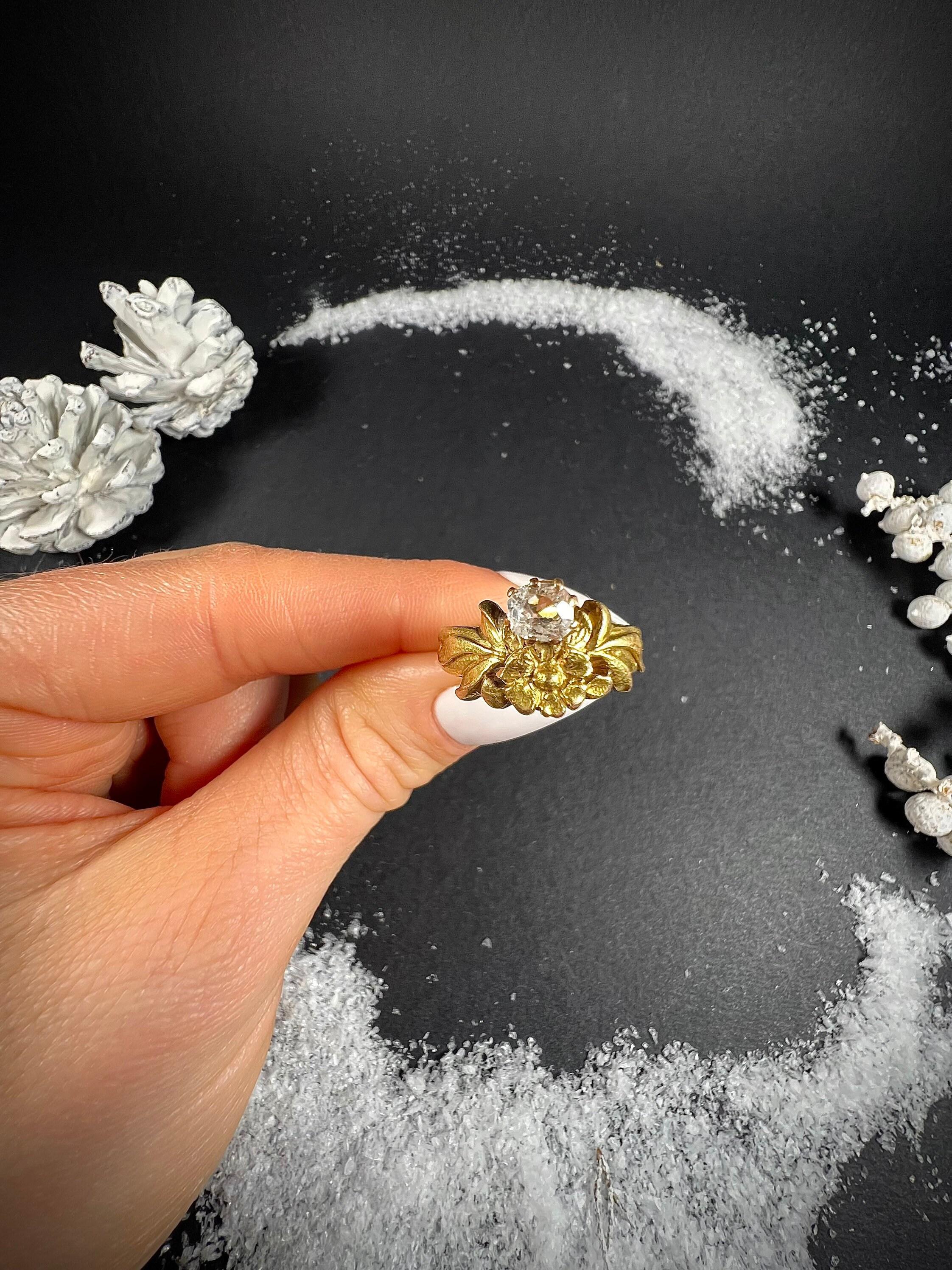 Antiker Jugendstil-Diamantring aus 18 Karat Gold mit Rosenschliff und handgeschnitztem Blumendetail für Damen oder Herren