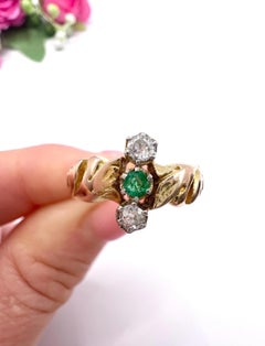Anello antico in oro 18 carati, in stile Art Nouveau, con tre pietre: smeraldo e diamanti