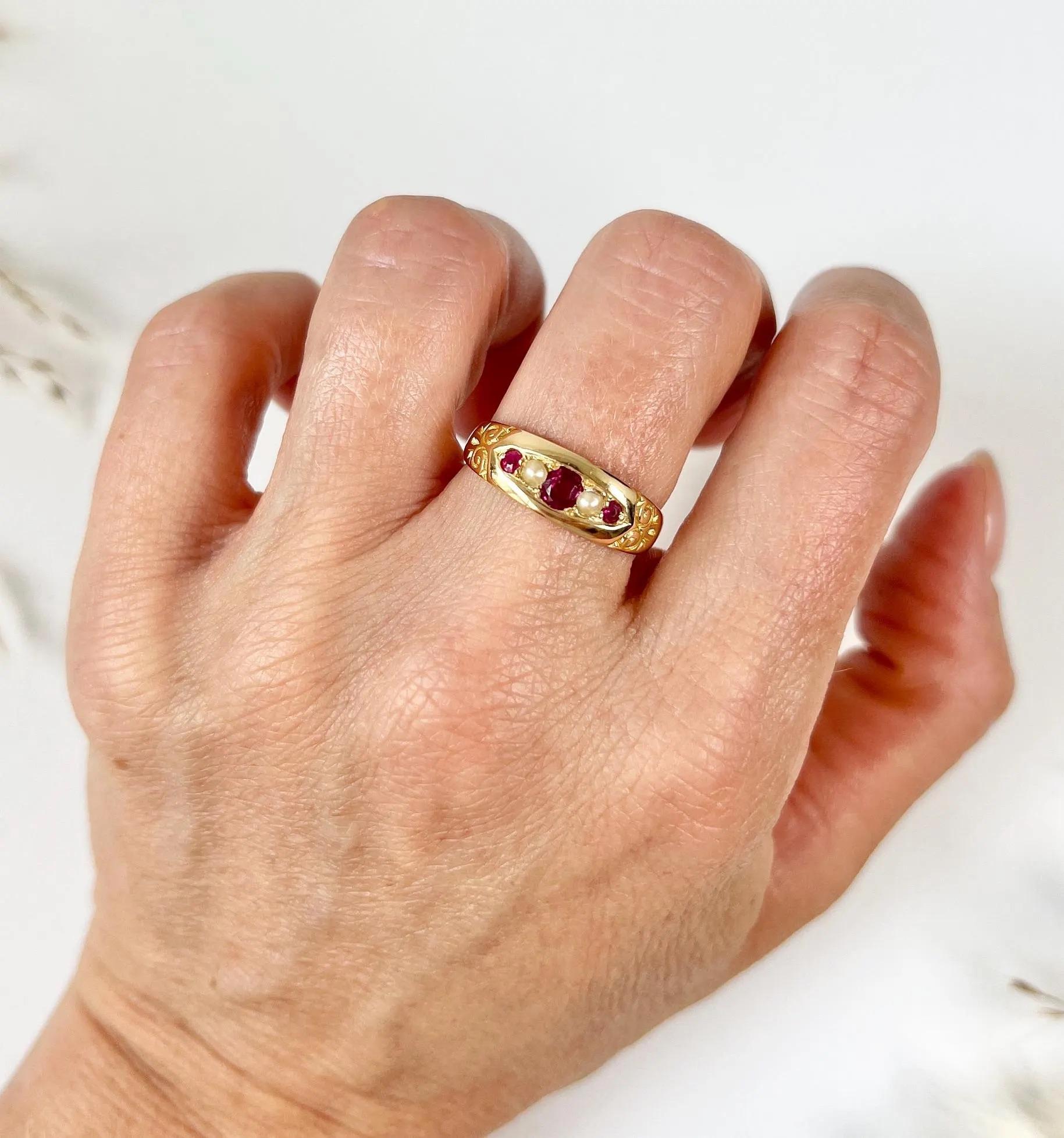 Antique 18ct Gold Birmingham Hallmarked, Edwardian 5 Stone Ruby & Pearl Ring 1