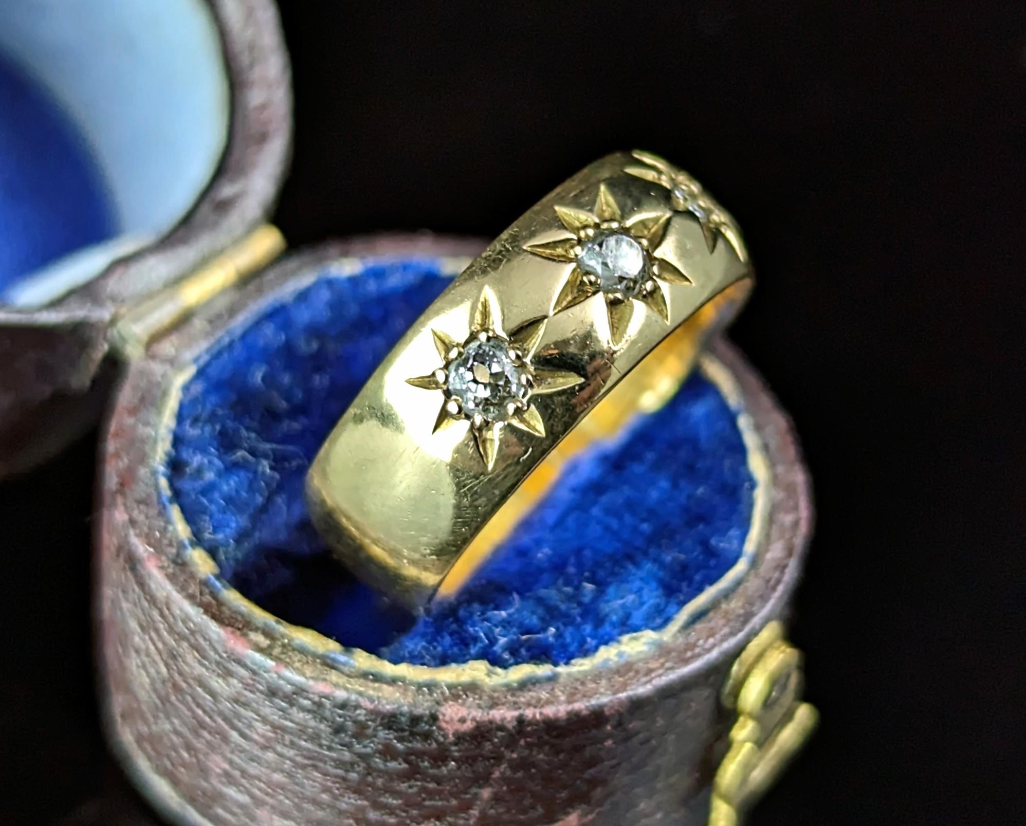 Antique 18ct gold Diamond star set band ring, Victorian  In Good Condition In NEWARK, GB
