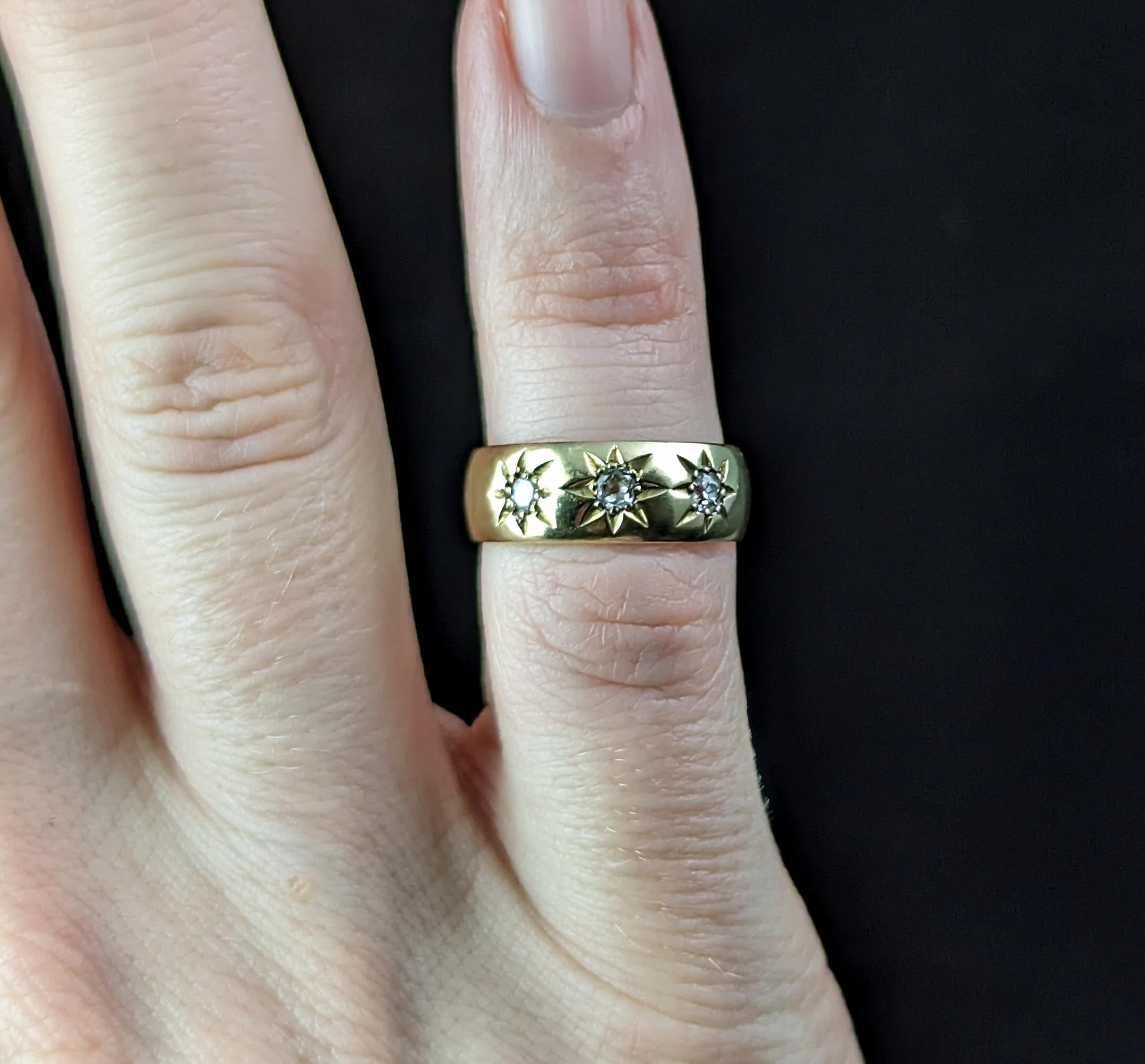 Women's Antique 18ct gold Diamond star set band ring, Victorian 