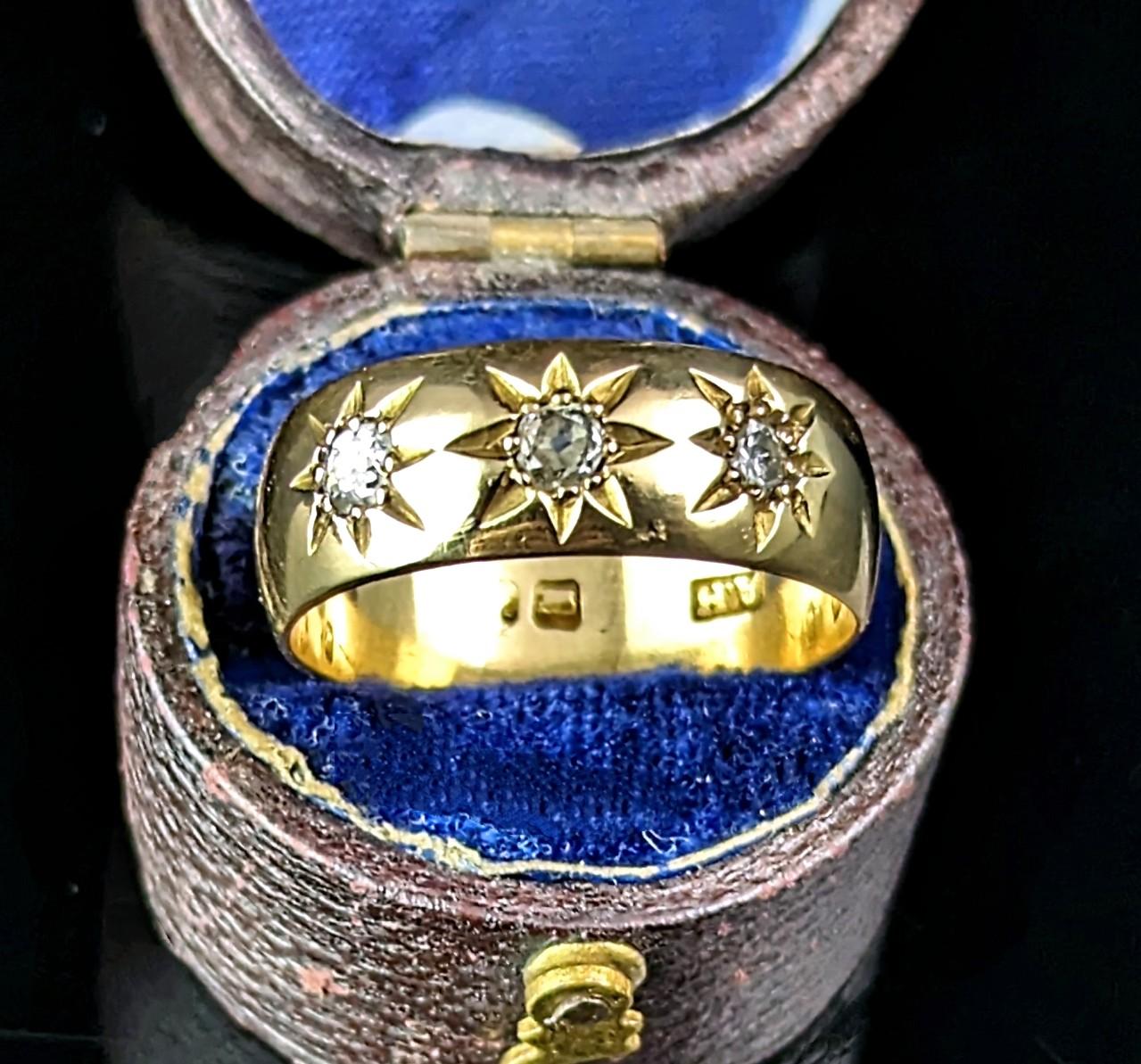 Antique 18ct gold Diamond star set band ring, Victorian  1