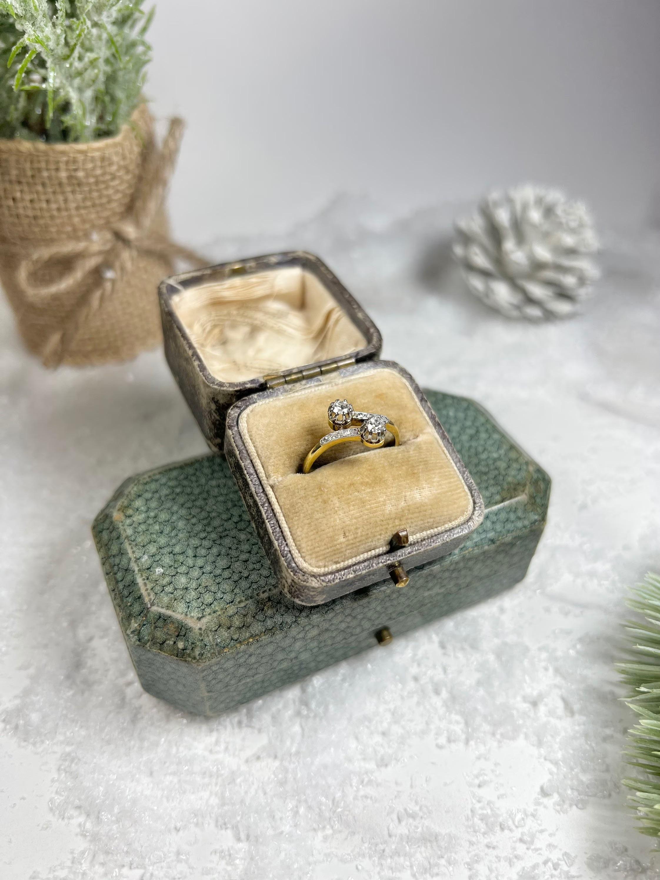 Antiker 18 Karat Gold Diamant Toi et Moi Kreuz über Verlobungsring (Alteuropäischer Schliff) im Angebot