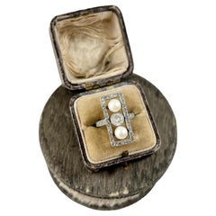 Antiker rechteckiger antiker Ring aus 18 Karat Gold, edwardianischem 0,70 Karat Diamant und Perle