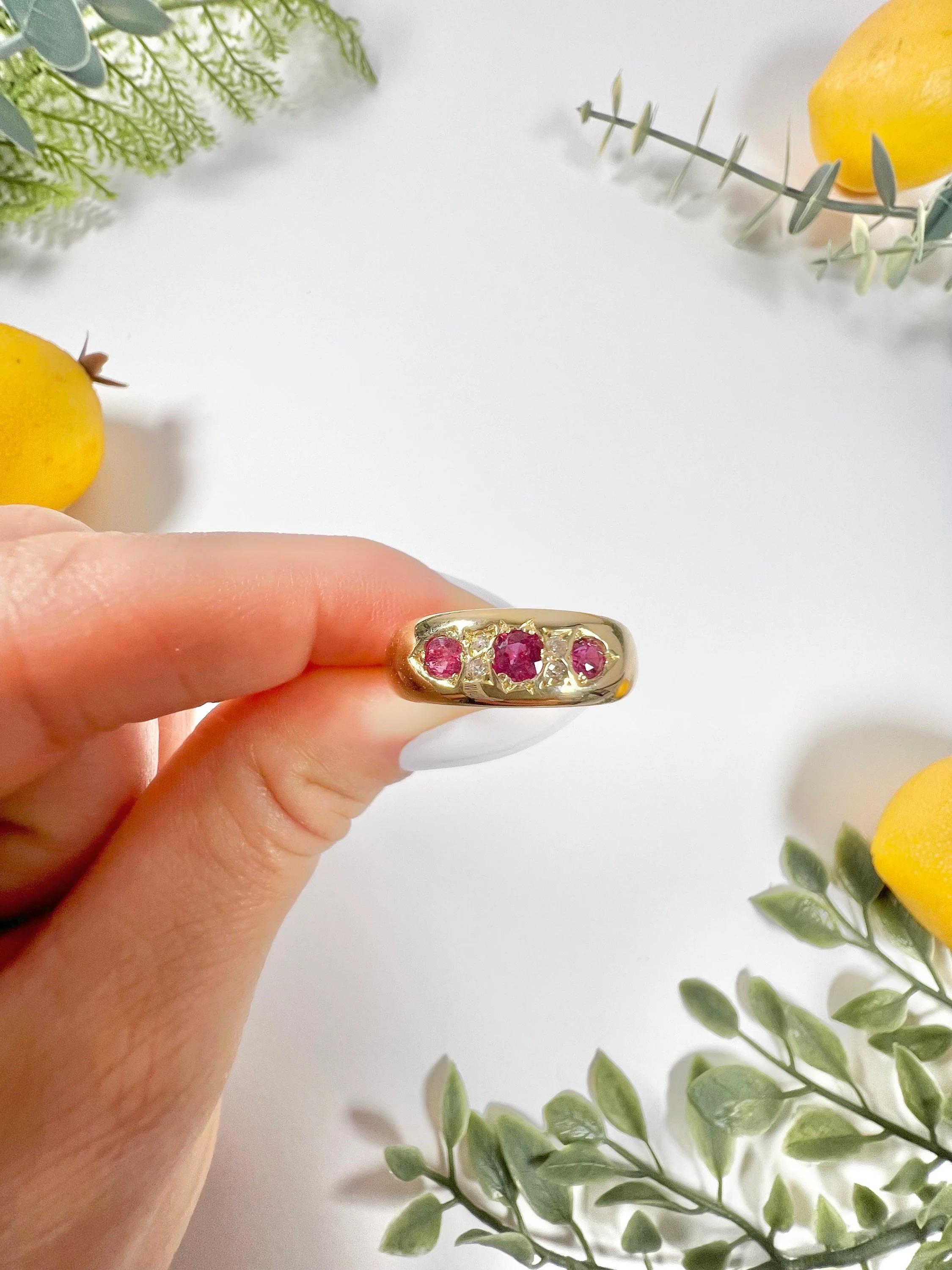 Antique 18ct Gold Edwardian 3 Stone Ruby & Diamond Ring For Sale 1