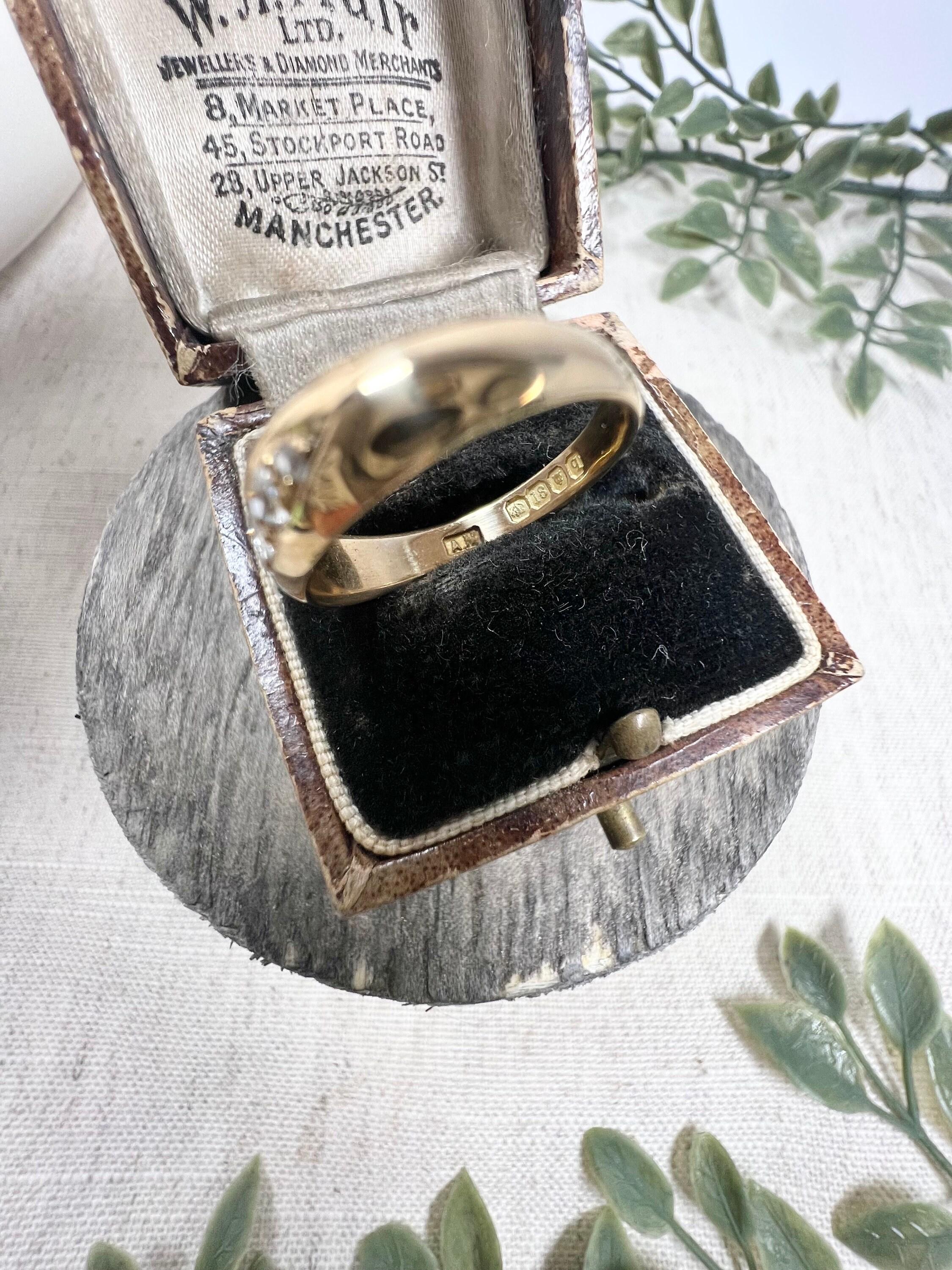 Antique 18ct Gold Edwardian 5 Stone Diamond Band Ring For Sale 4
