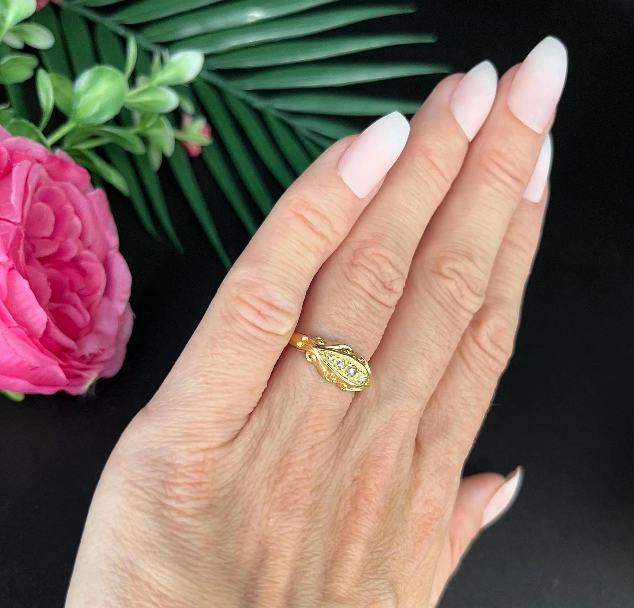 Women's or Men's Antique 18ct Gold Edwardian 5 Stone Diamond Ring Hallmarked Chester For Sale