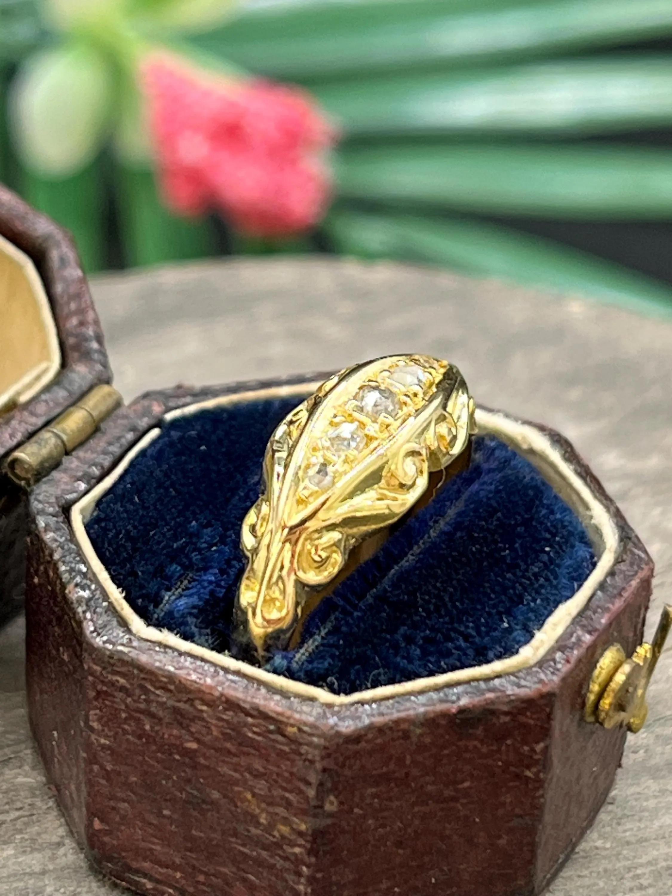 Antique 18ct Gold Edwardian 5 Stone Diamond Ring Hallmarked Chester For Sale 2