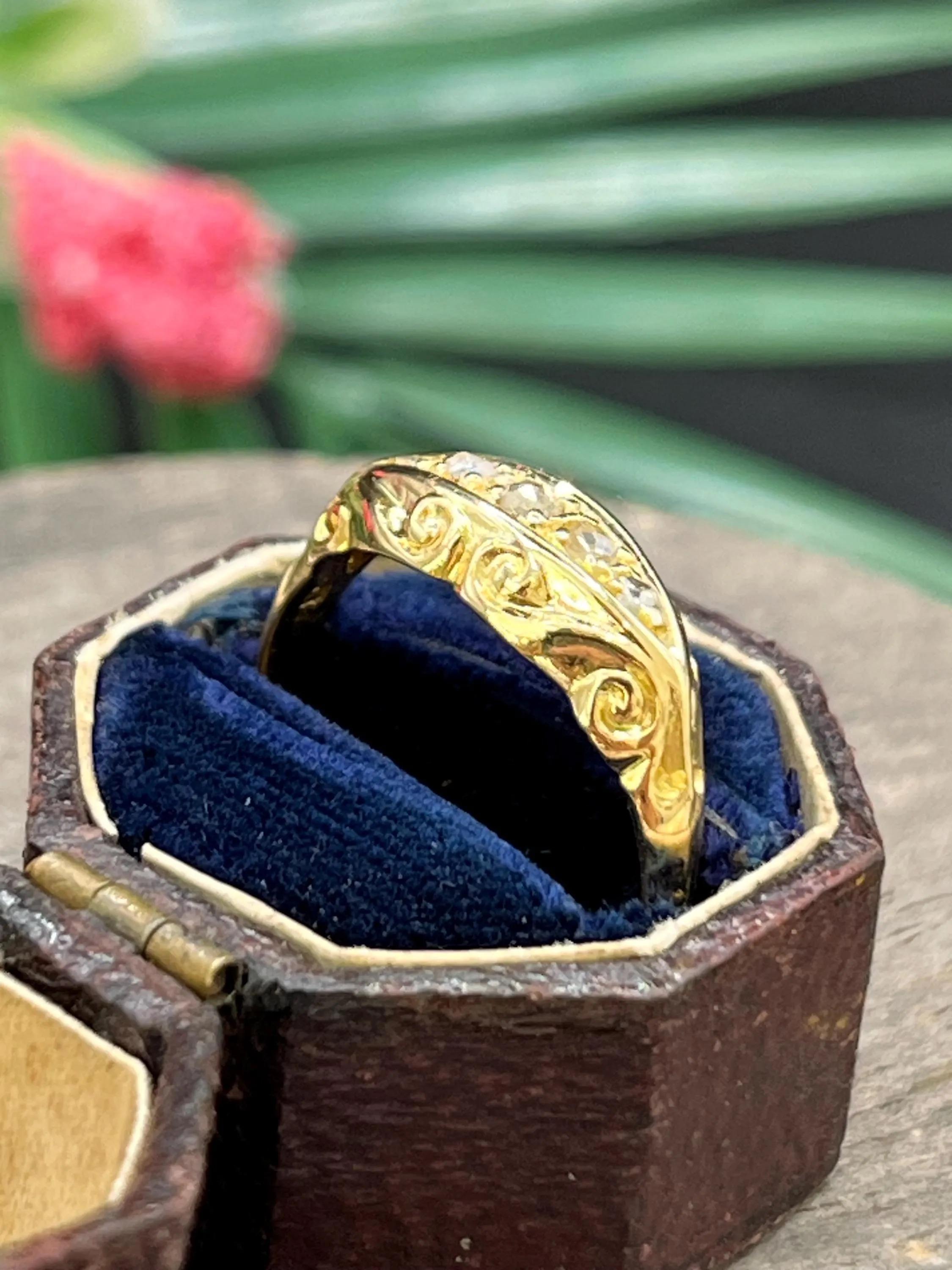 Antique 18ct Gold Edwardian 5 Stone Diamond Ring Hallmarked Chester For Sale 3