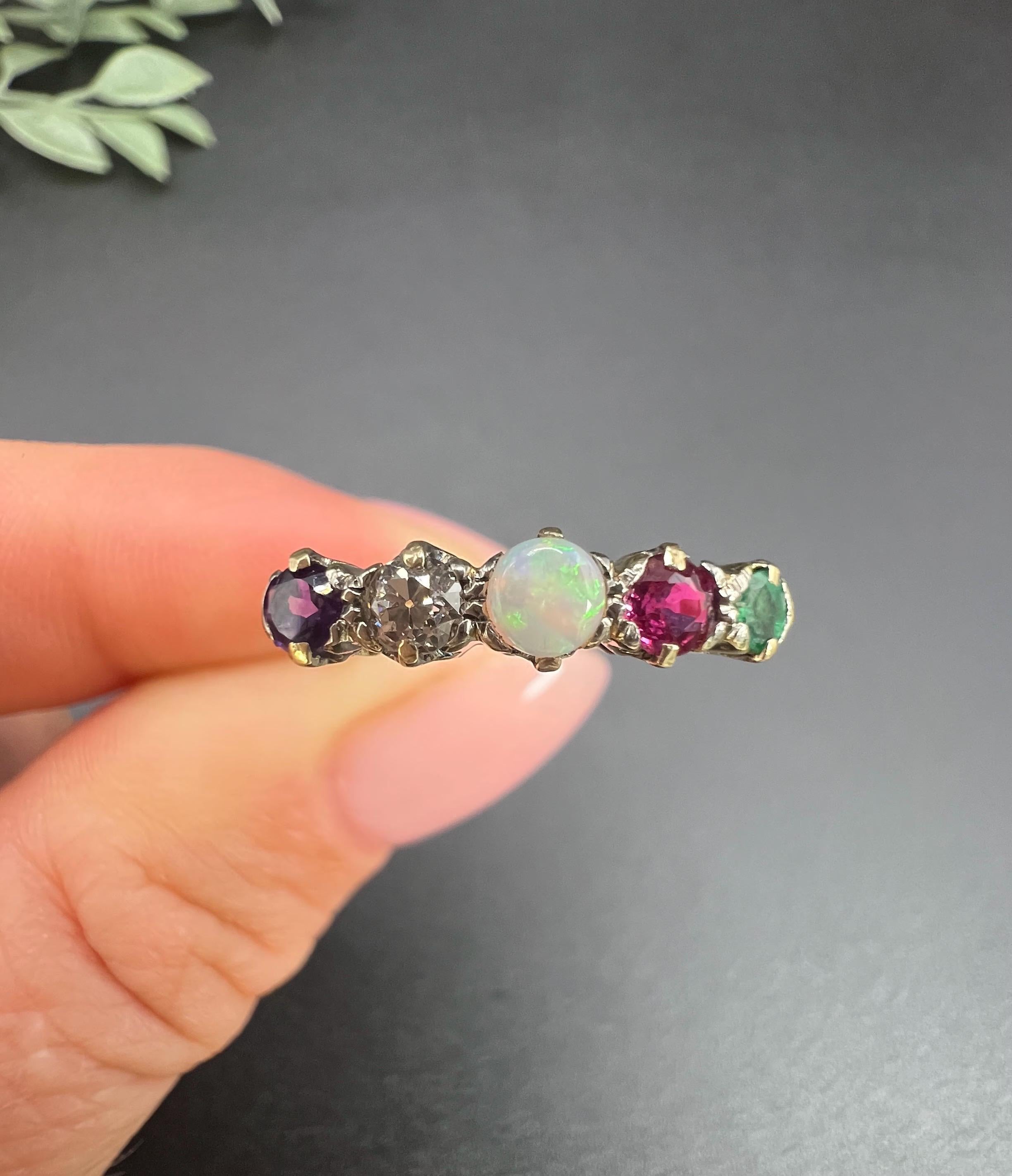 Antiker Ring aus 18 Karat Gold, Edwardian ADORE Amethyst, Diamant, Opal, Rubin und Smaragd im Angebot 4