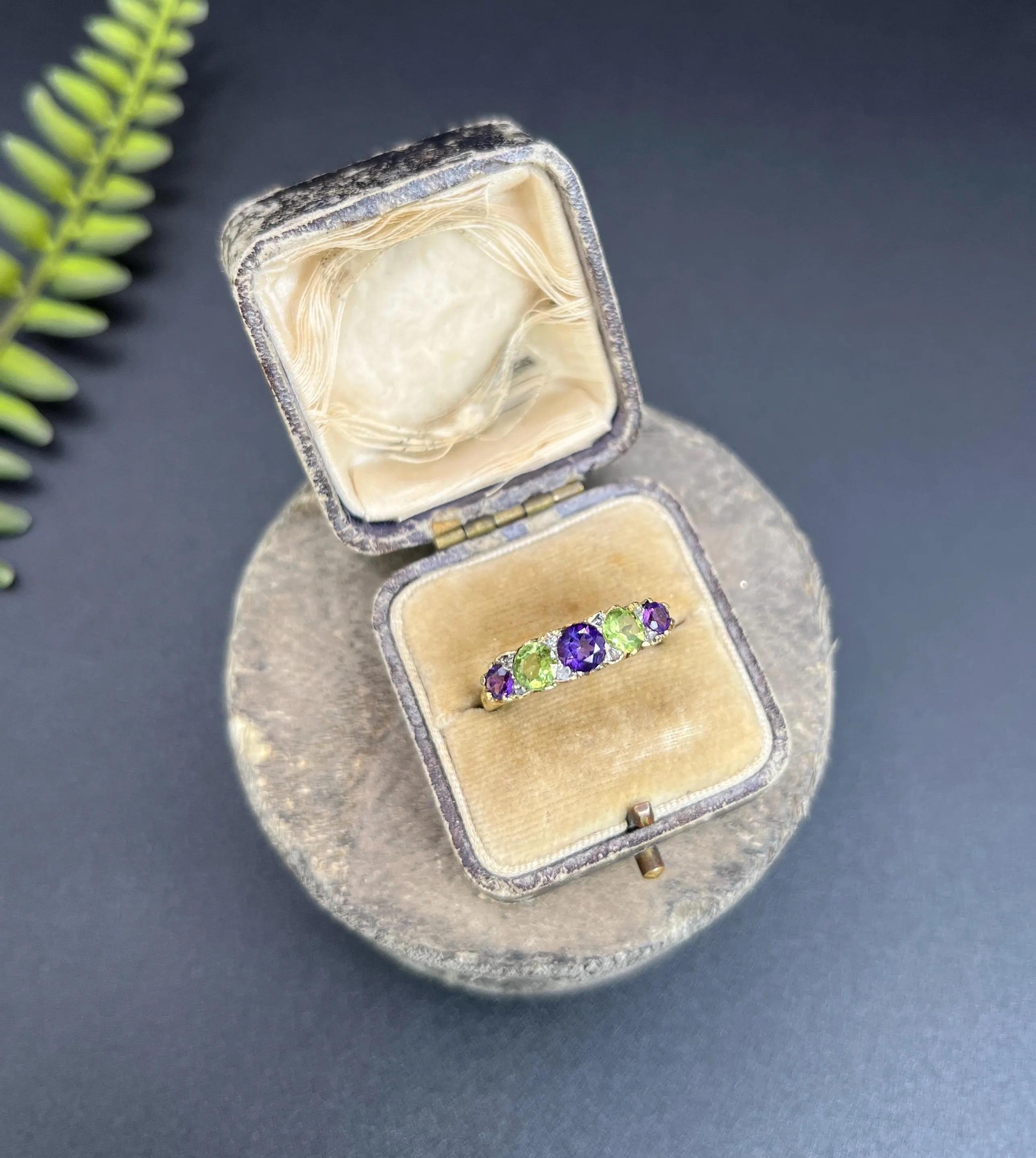 Antique 18ct Gold, Edwardian Amethyst, Peridot & Diamond Carved Suffragette Ring For Sale 2