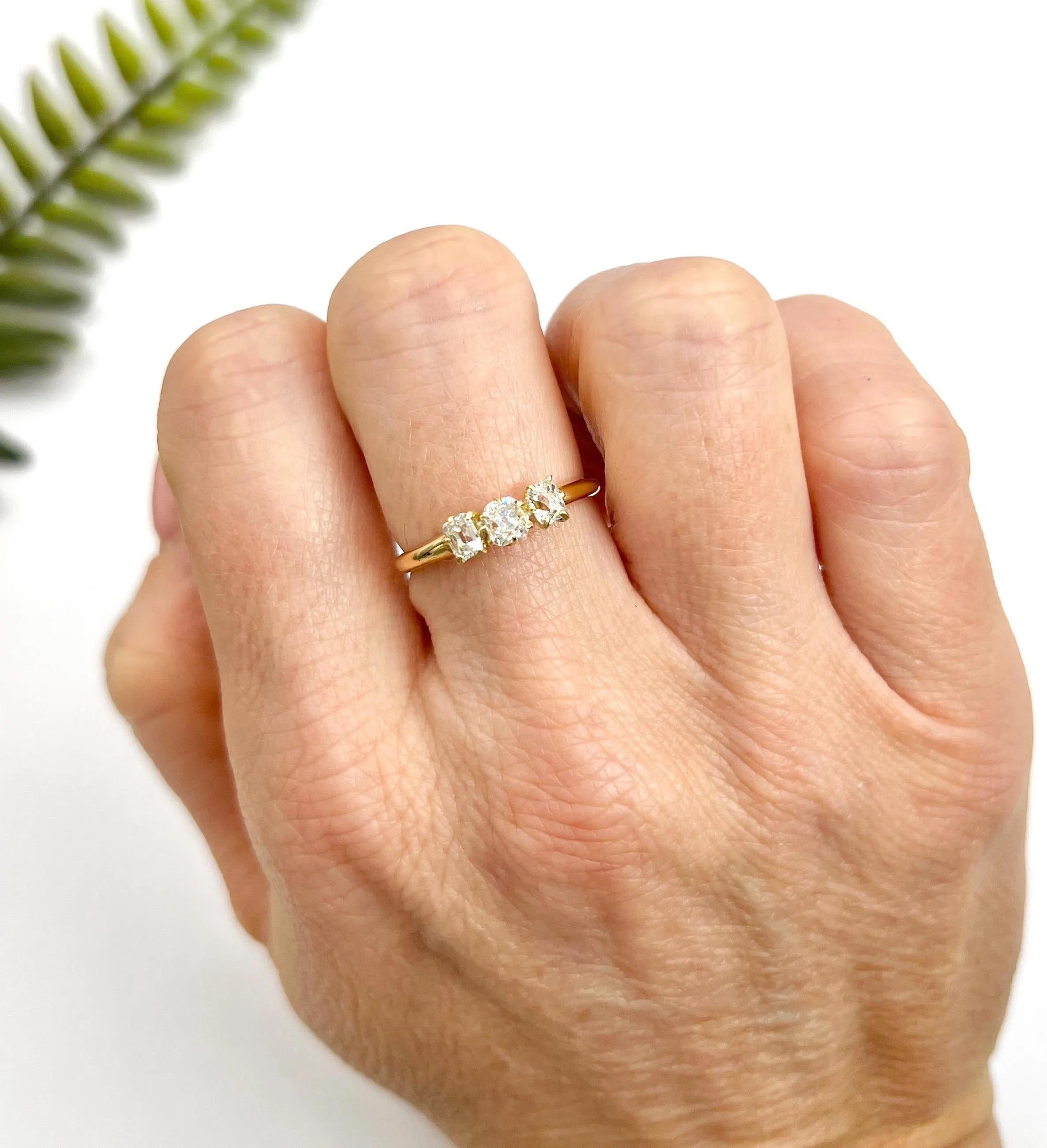 Antique 18ct Gold, Edwardian Circa 1900 Hallmarked, 3 Stone Diamond Ring For Sale 2