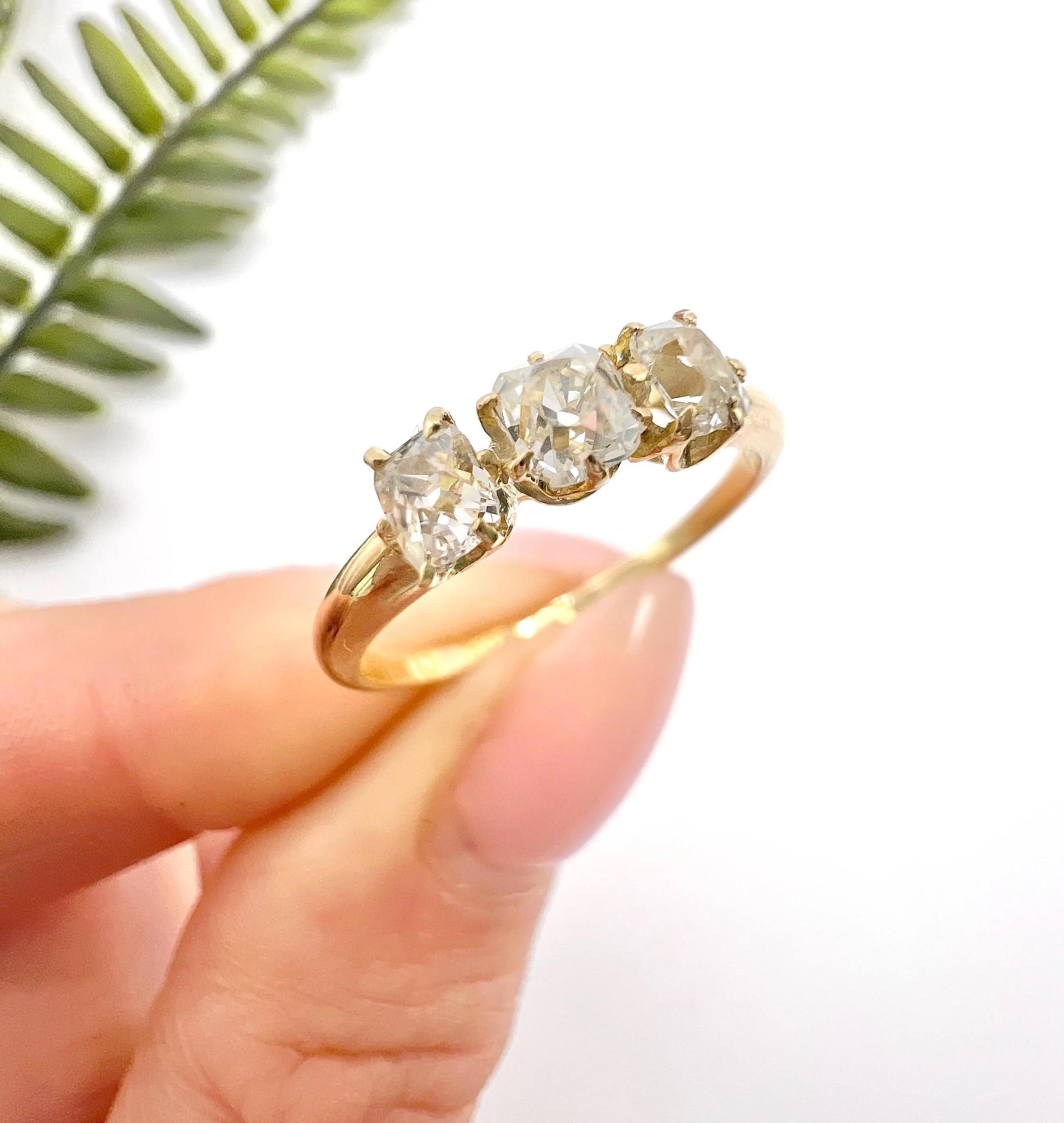 Antique 18ct Gold, Edwardian Circa 1900 Hallmarked, 3 Stone Diamond Ring For Sale 3