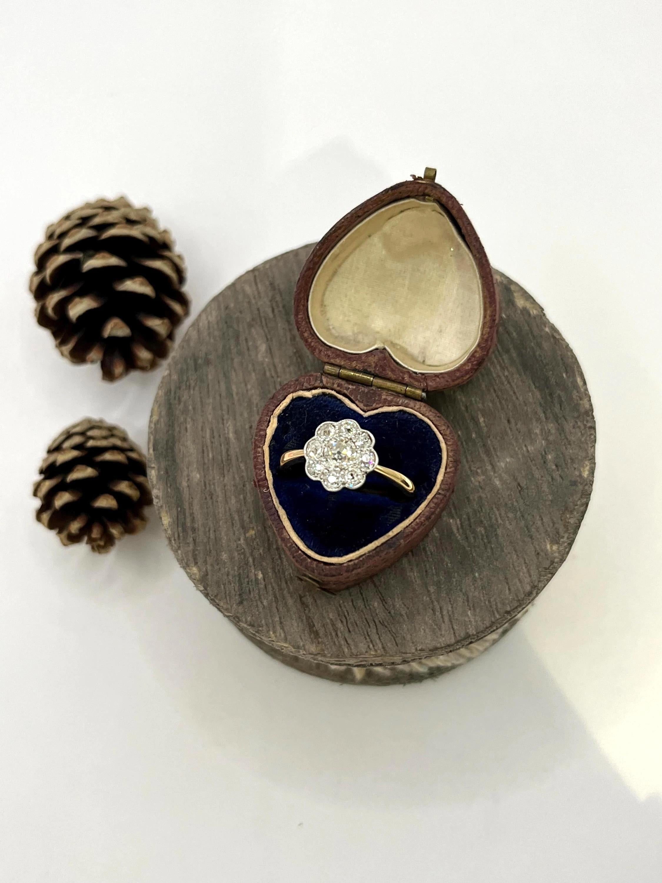 Antico anello a margherita con diamante in oro 18 ct. in vendita 3