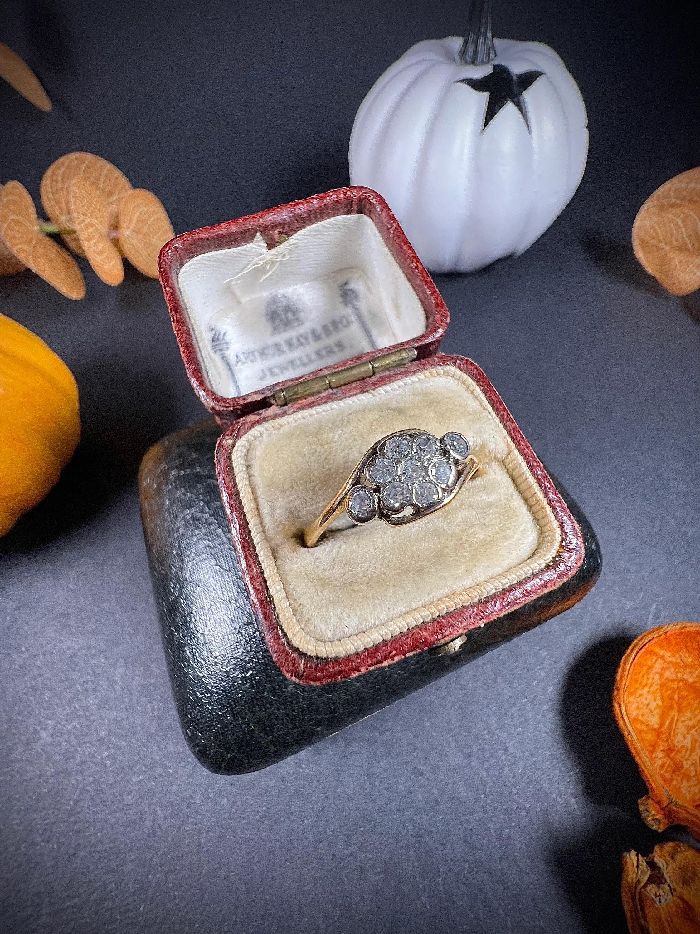 Antiguo Anillo Eduardiano de Oro de 18 ct con Diamante y Margarita 3