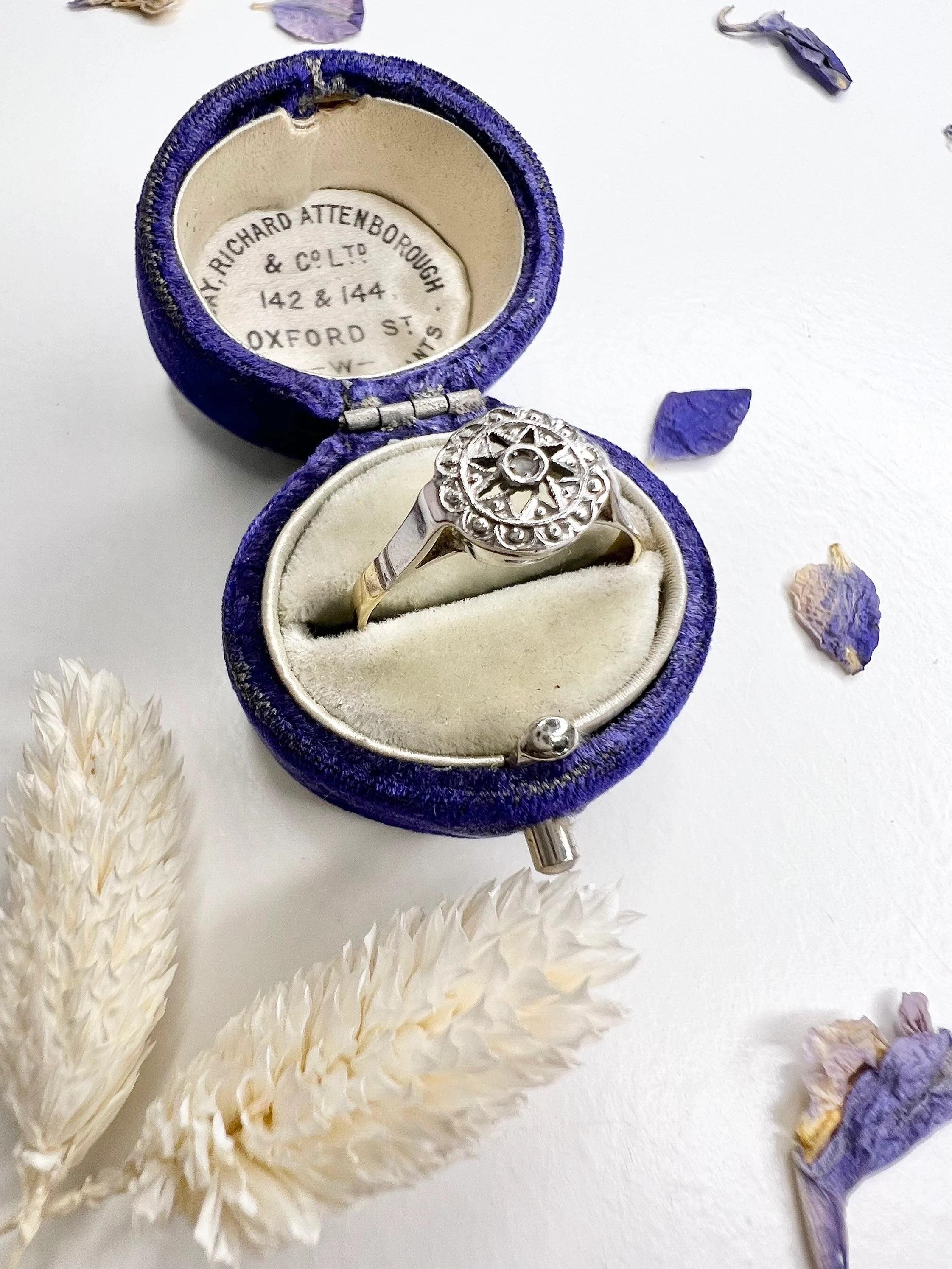 Antiker edwardianischer Illusion-Ring aus 18 Karat Gold mit Diamanten im Angebot 4