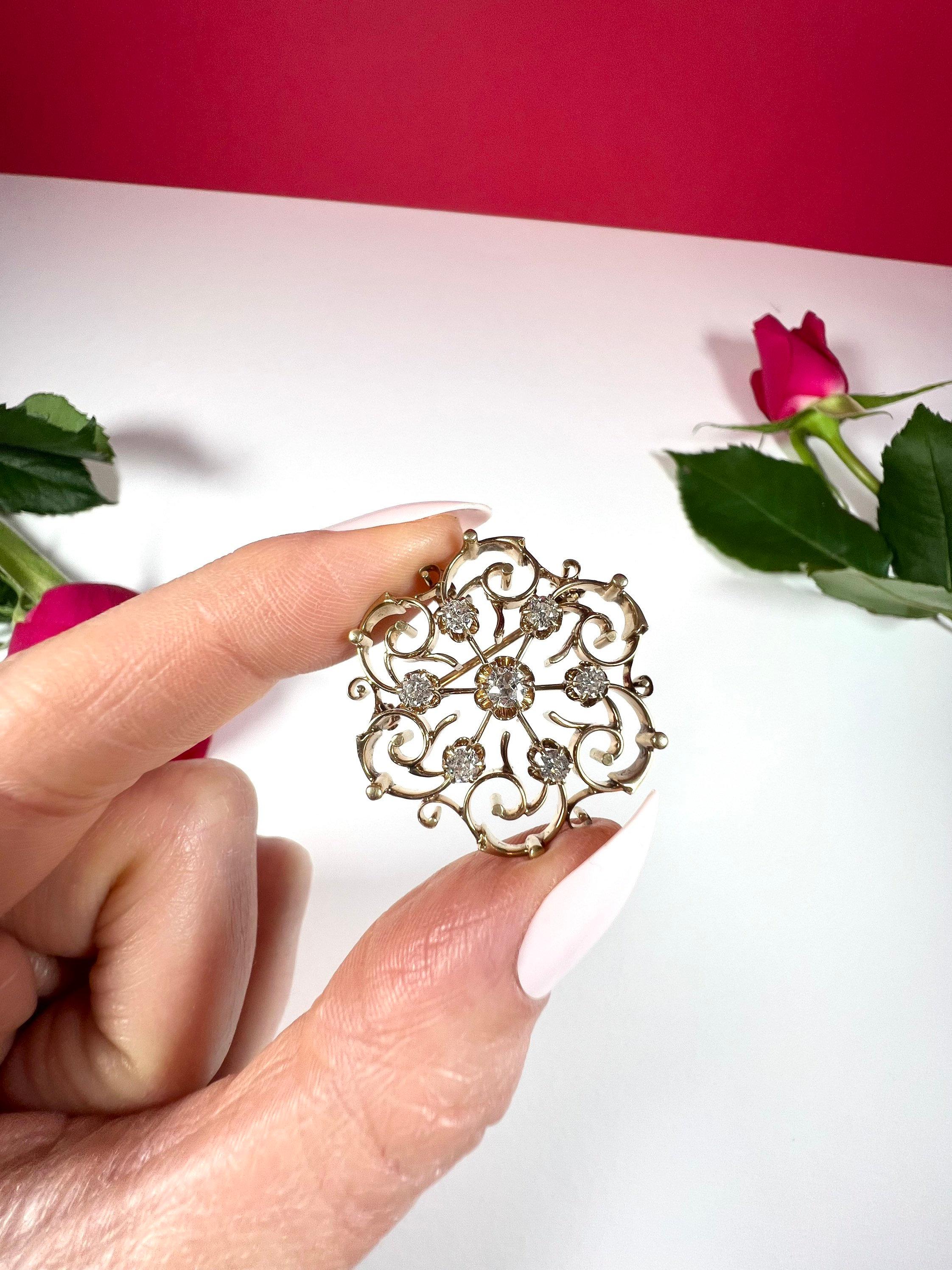 Women's or Men's Antique 18ct Gold Edwardian Diamond Snowflake Brooch/Pendant For Sale