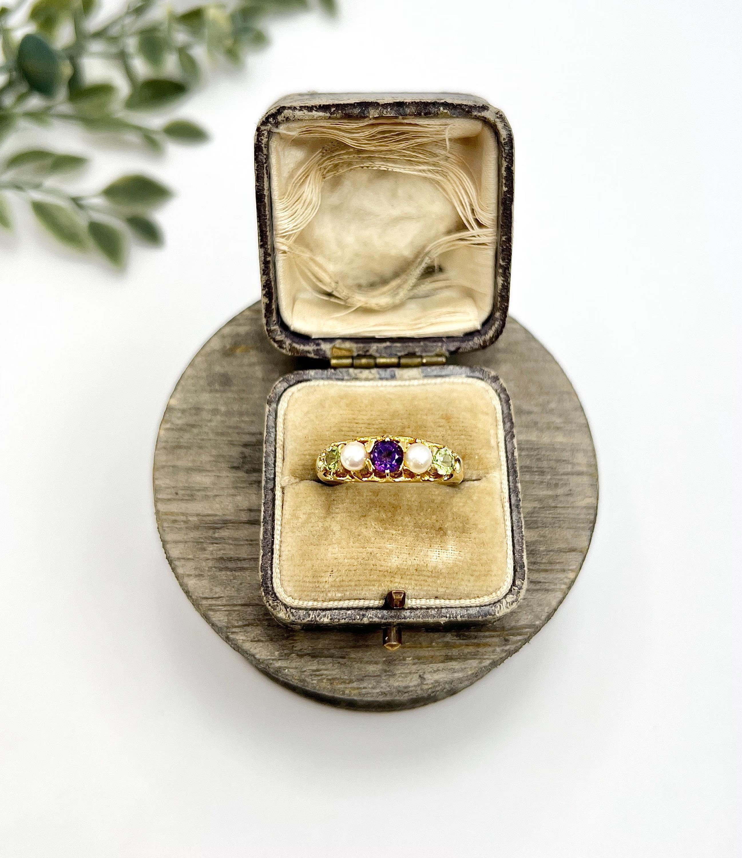 Antique 18ct Gold Edwardian Five Stone Amethyst Peridot & Pearl Suffragette Ring For Sale 2
