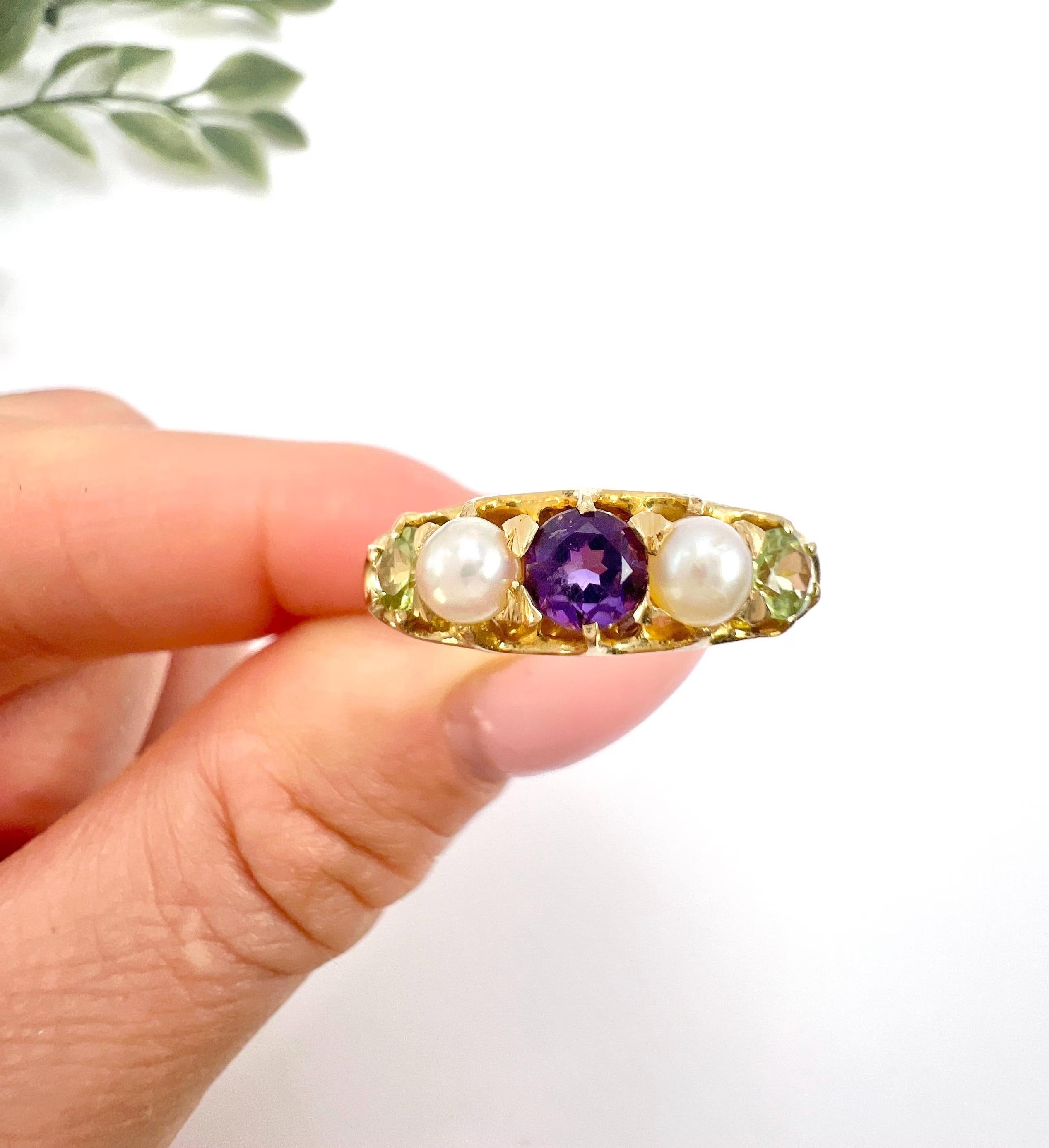 Antique 18ct Gold Edwardian Five Stone Amethyst Peridot & Pearl Suffragette Ring For Sale 4