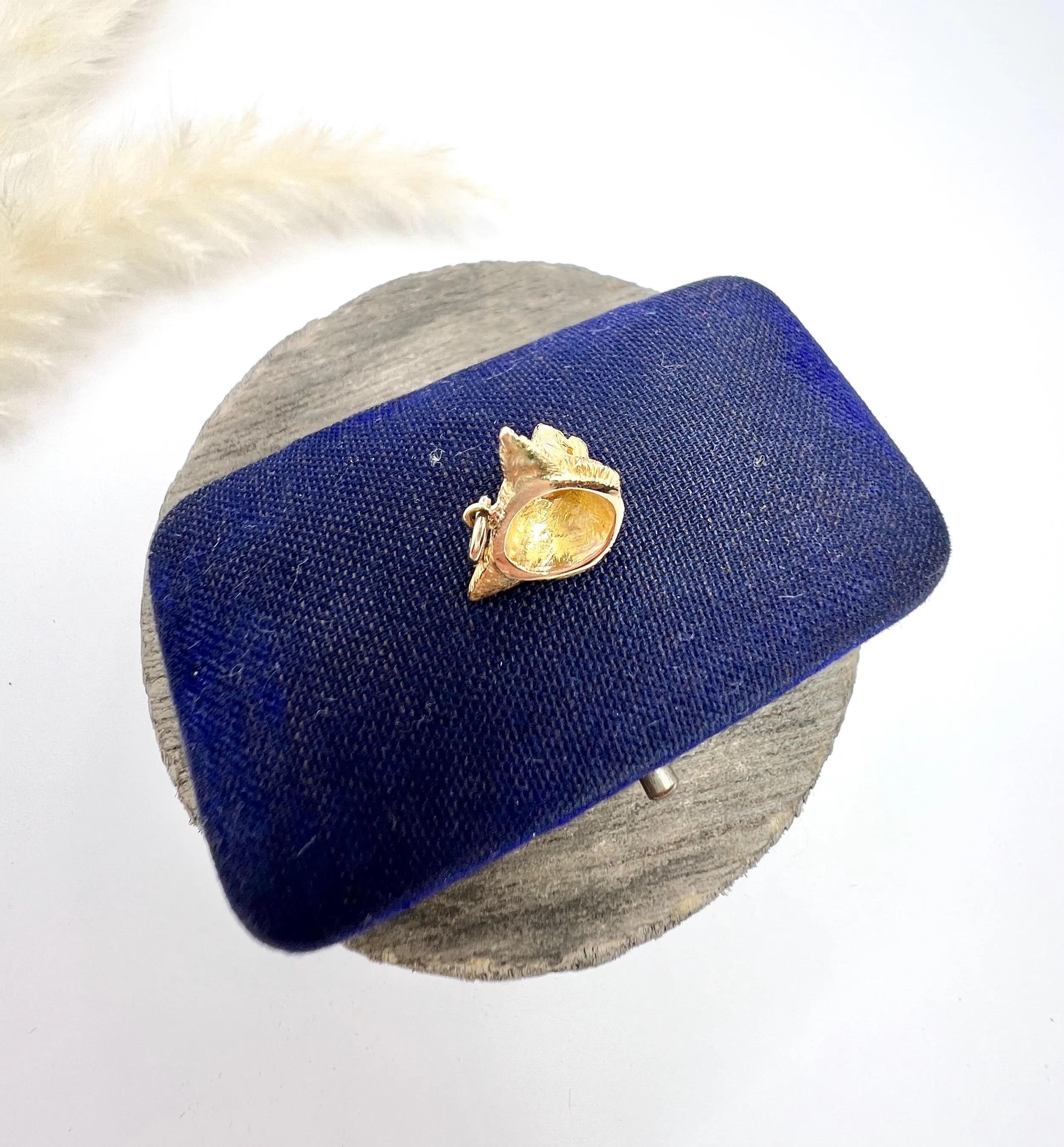 Antiguo colgante de oro de 18 ct con cabeza de zorro eduardiano y ojos de rubí en cabujón en venta 1